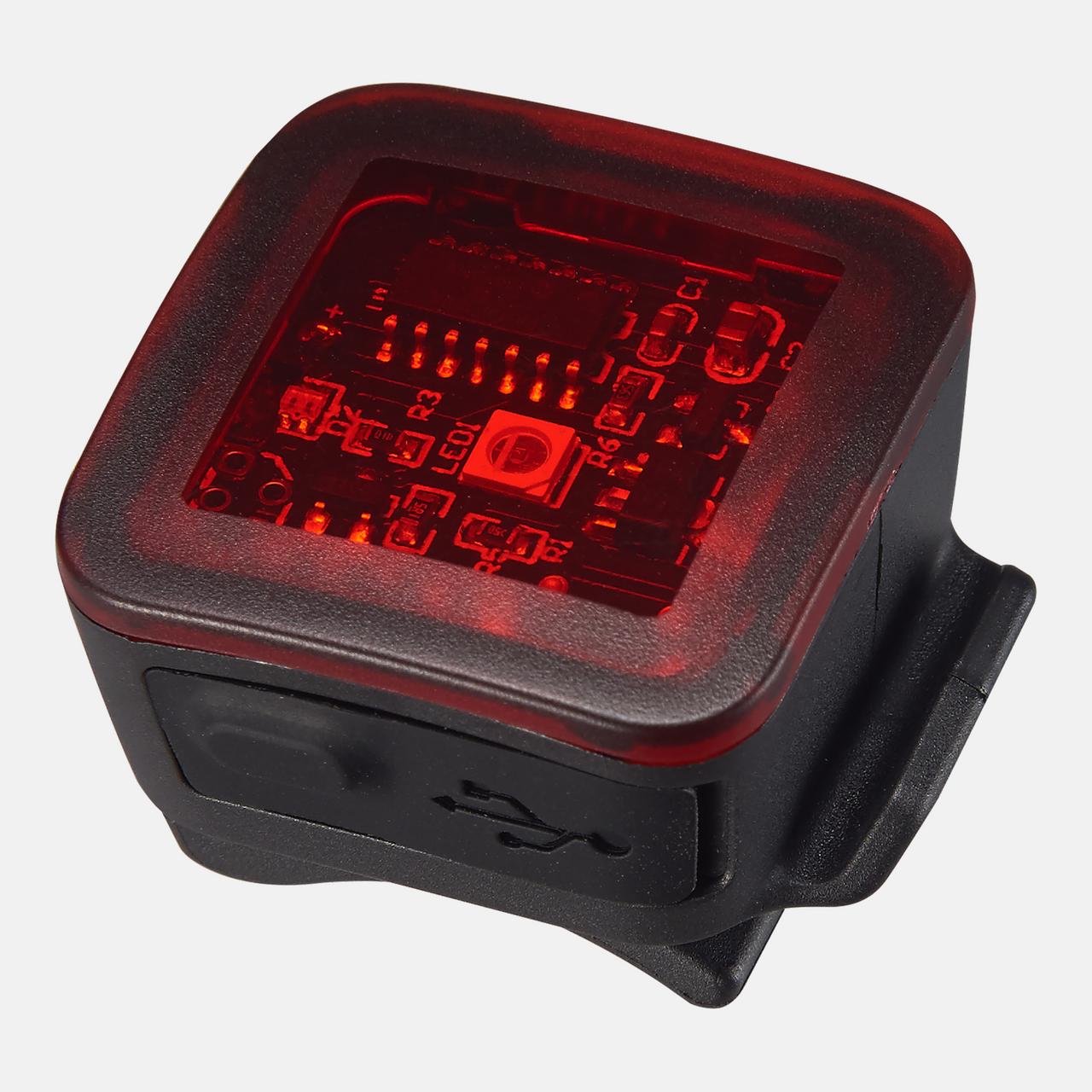 49120-240_LGHT_FLASHBACK-TAILLIGHT_HERO-SQUARE.jpg