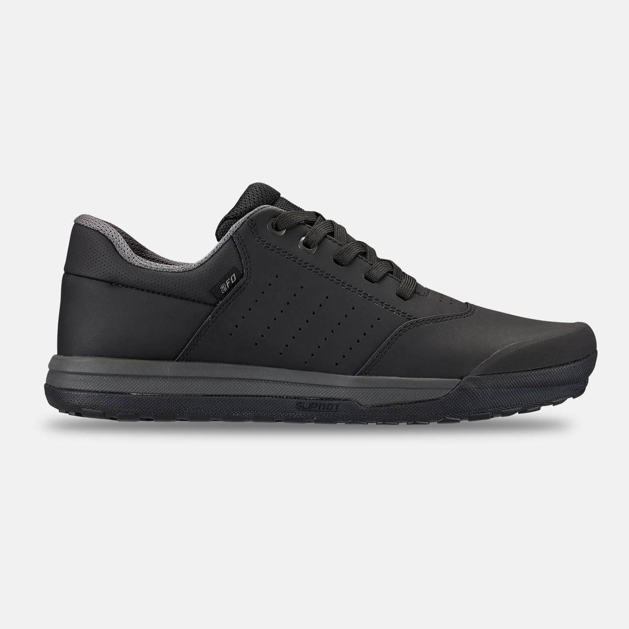 61623-704_SHOE_2FO-ROOST-FLAT-SYN-MTB-SHOE-BLK-44_HERO-SQUARE.jpg