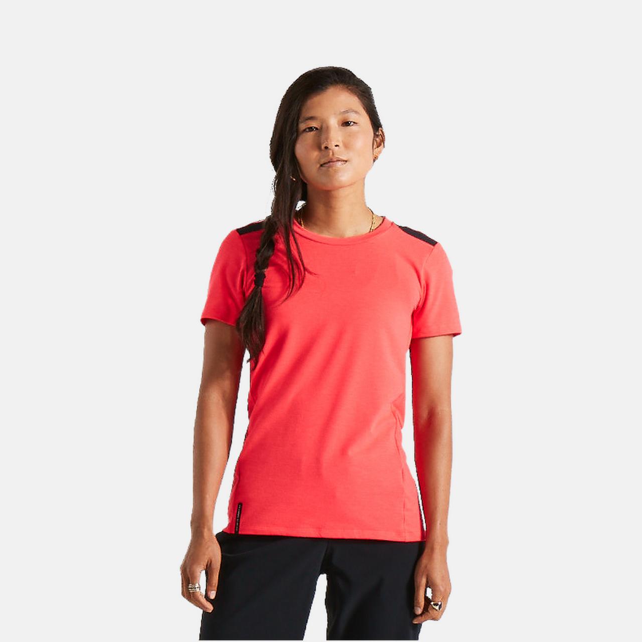 64022-032_APP_TRAIL-JERSEY-SS-WMN-IMPRED-M_PLP_HERO-SQUARE.jpg