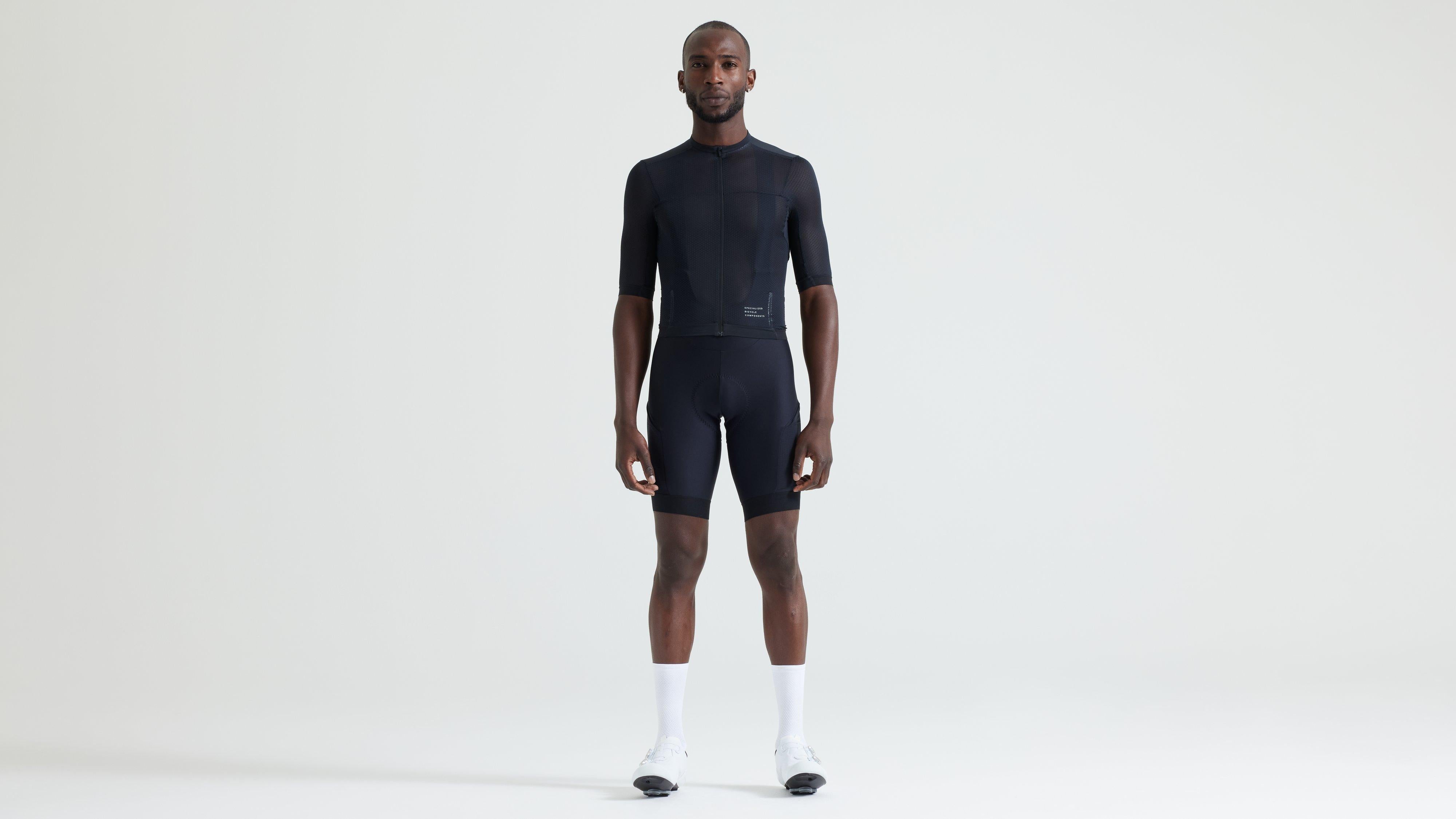 64023-940_APP_PRIME-LT-JERSEY-SS-MEN-BLK_HERO.jpg