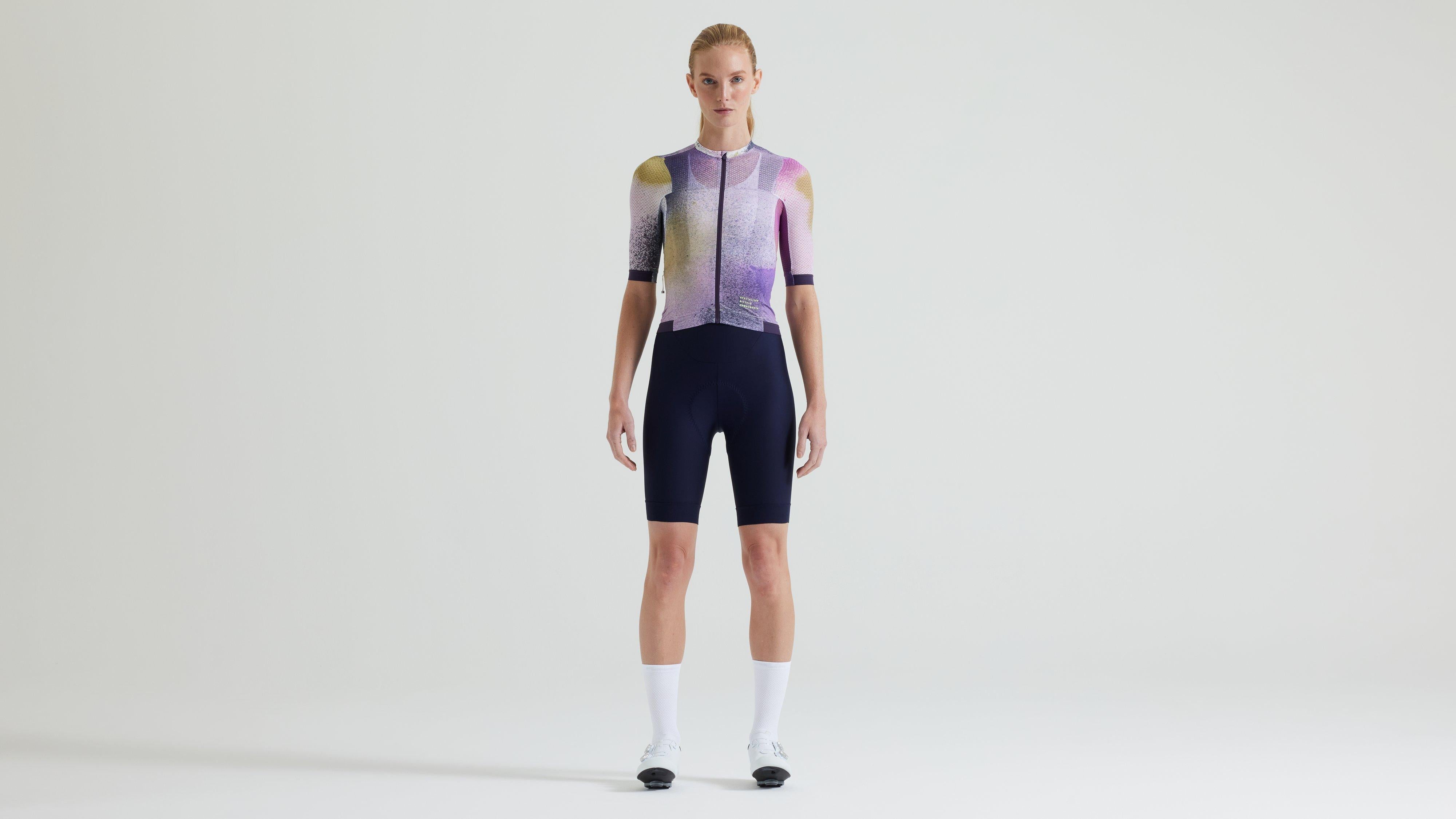 64023-953_APP_PRIME-LT-JERSEY-SS-WMN-WHT-MULTI-SPINDRIFT_HERO.jpg