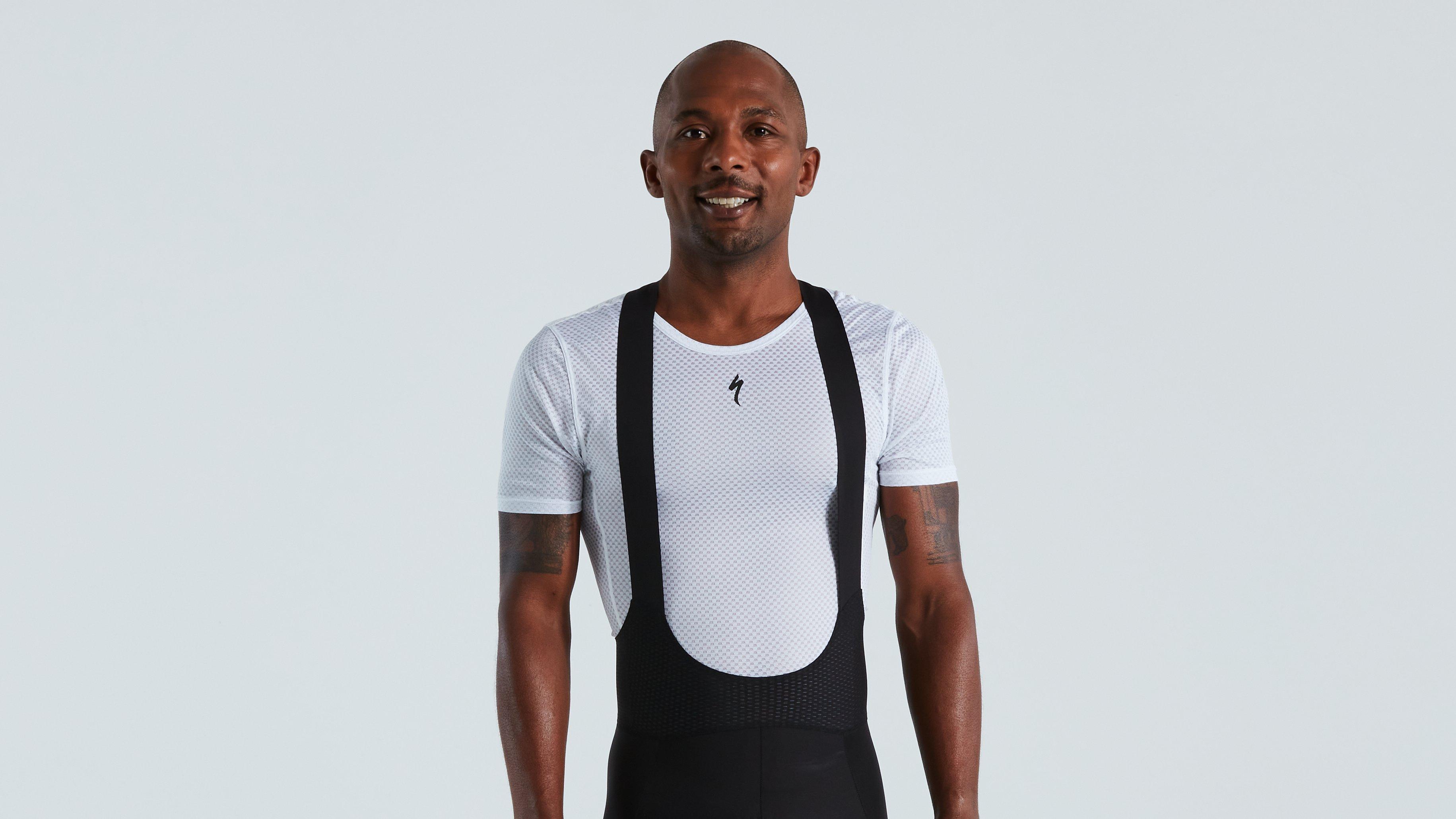 64119-061_APP_SL-BASELAYER-SS-WHT-M_HER0.jpg