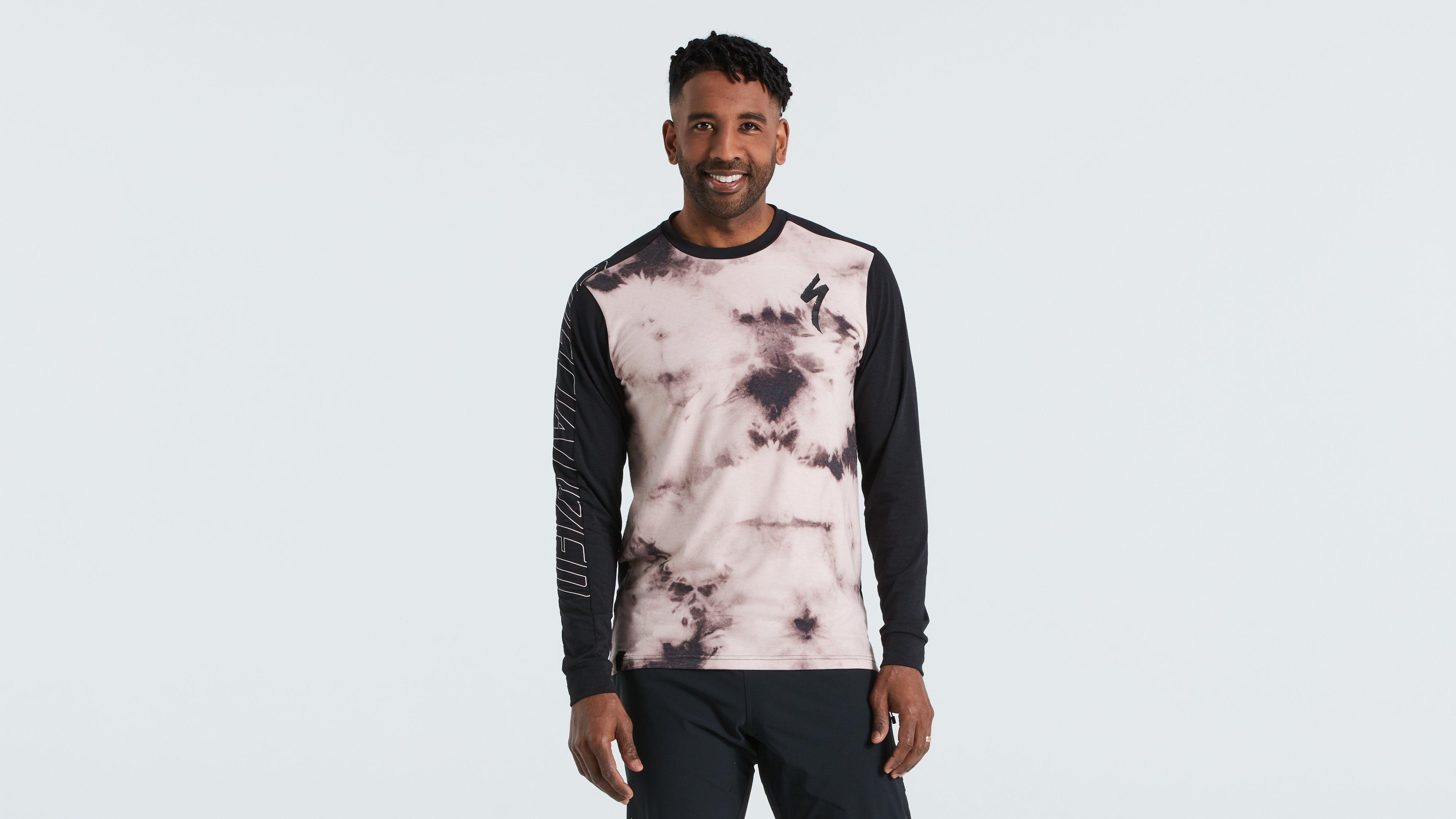 64122-610_APP_ALTERED-TRAIL-JERSEY-LS-MEN-BLSH-M_HERO.jpg