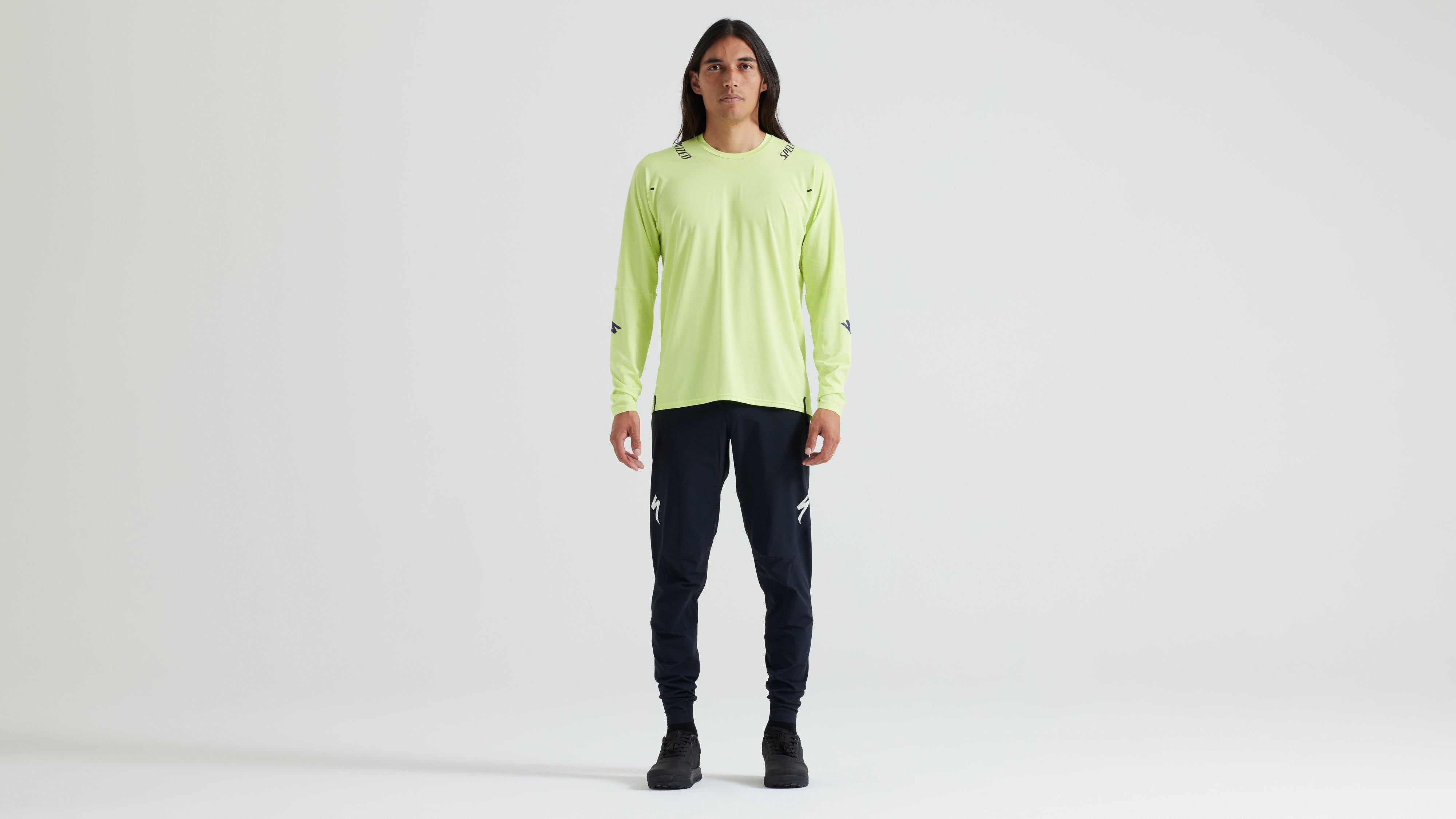 64123-301_APP_TRAIL-AIR-JERSEY-LS-MEN-LMSTN_HERO.jpg