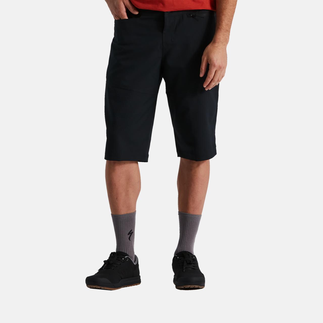 64221-8003_APP_TRAIL-SHORT-W-LINER-MEN-BLK-32_PLP-HERO-SQUARE.jpg