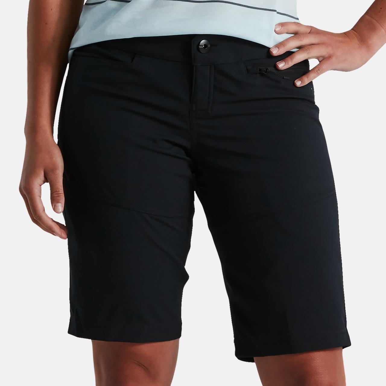 64221-810_APP_TRAIL-SHORT-W-LINER-WMN-BLK-S_PLP-HERO-SQUARE.jpg