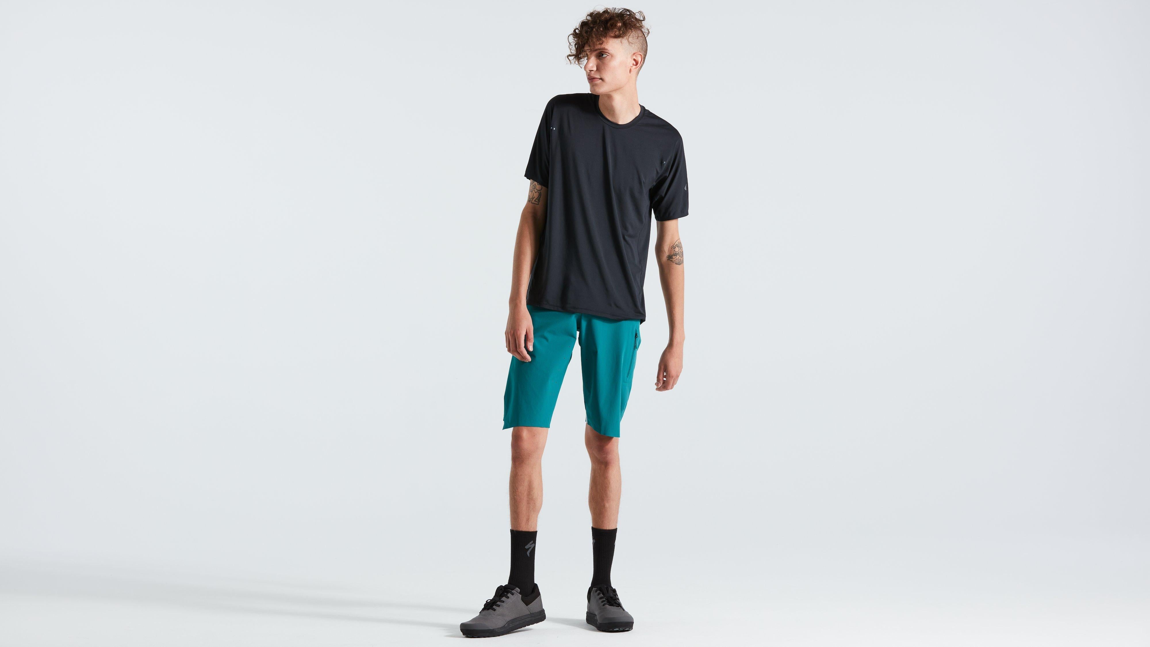 64222-3613_APP_TRAIL-AIR-SHORT-MEN-TRPTL-32_HERO.jpg