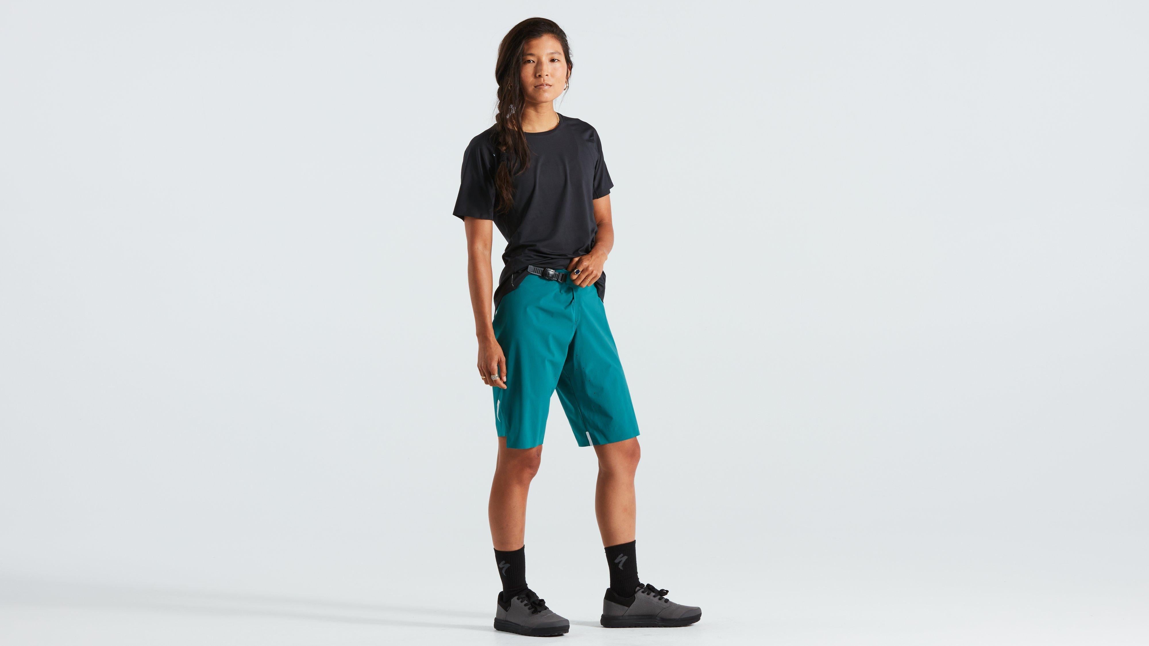 64222-371_APP_TRAIL-AIR-SHORT-WMN-TRPTL-M_HERO.jpg