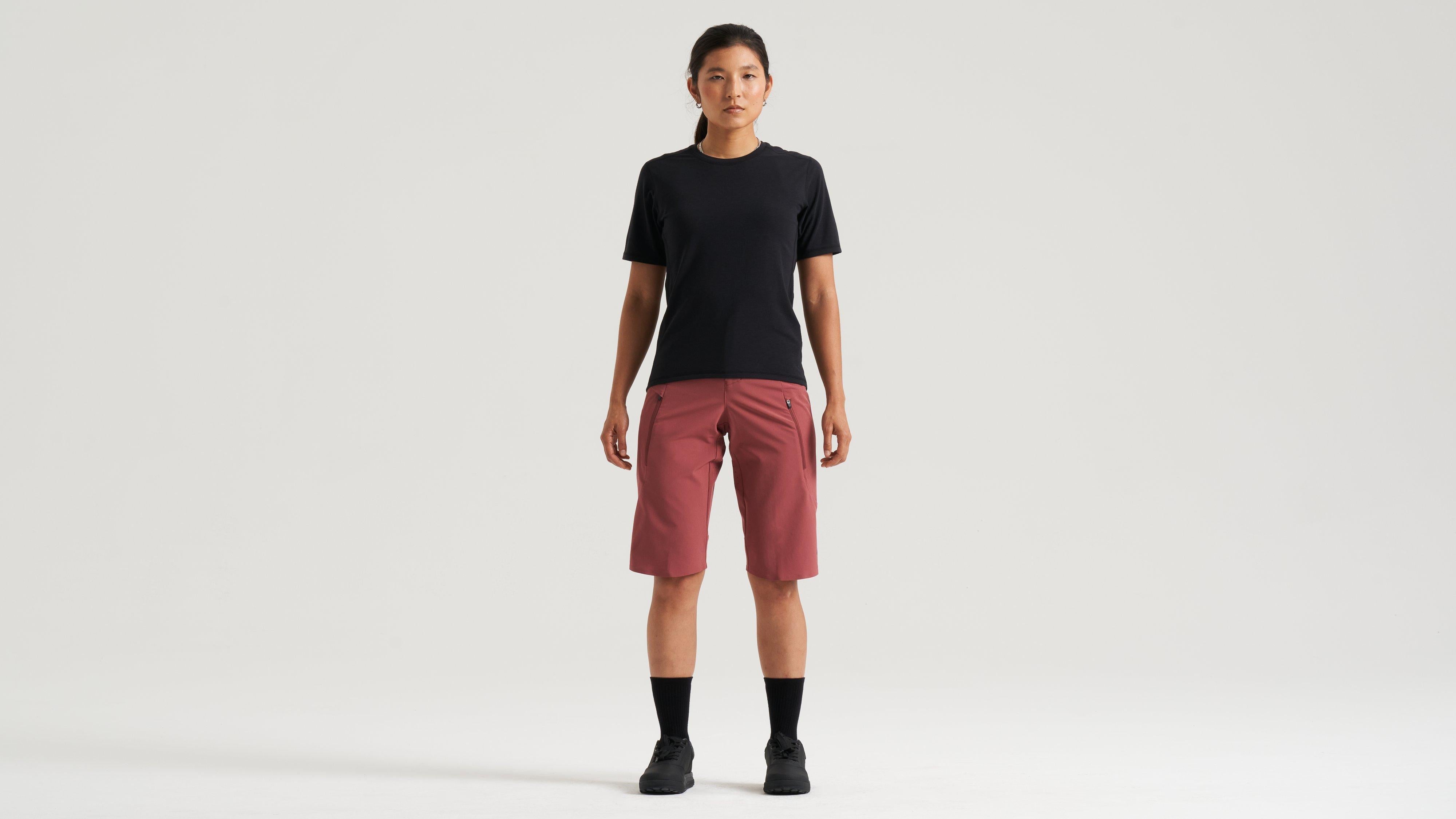 64225-60_APP_TRACTION-SHORT-WMN-SPC_HERO.jpg
