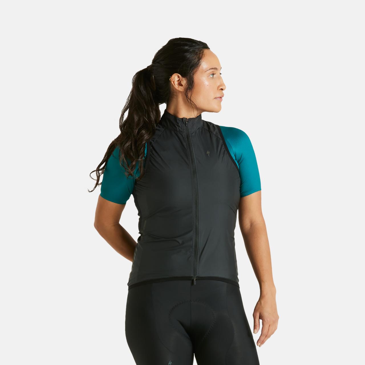 64421-220_APP_RACE-SERIES-WIND-GILET-WMN-BLK-S_PLP-HERO-SQUARE.jpg