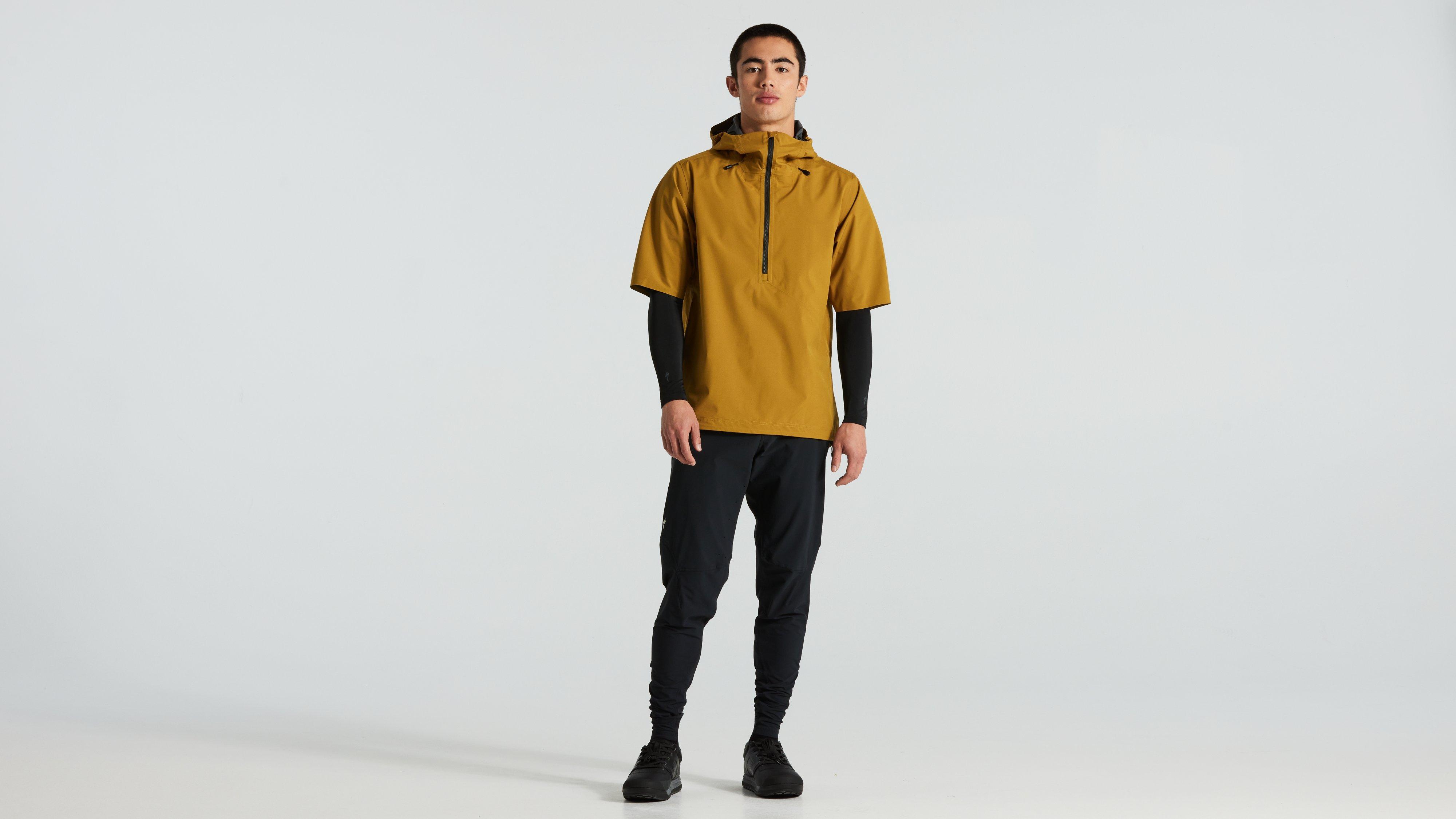 64423-910_APP_TRAIL-RAIN-ANORAK-SS-HRVGLD_HERO.jpg