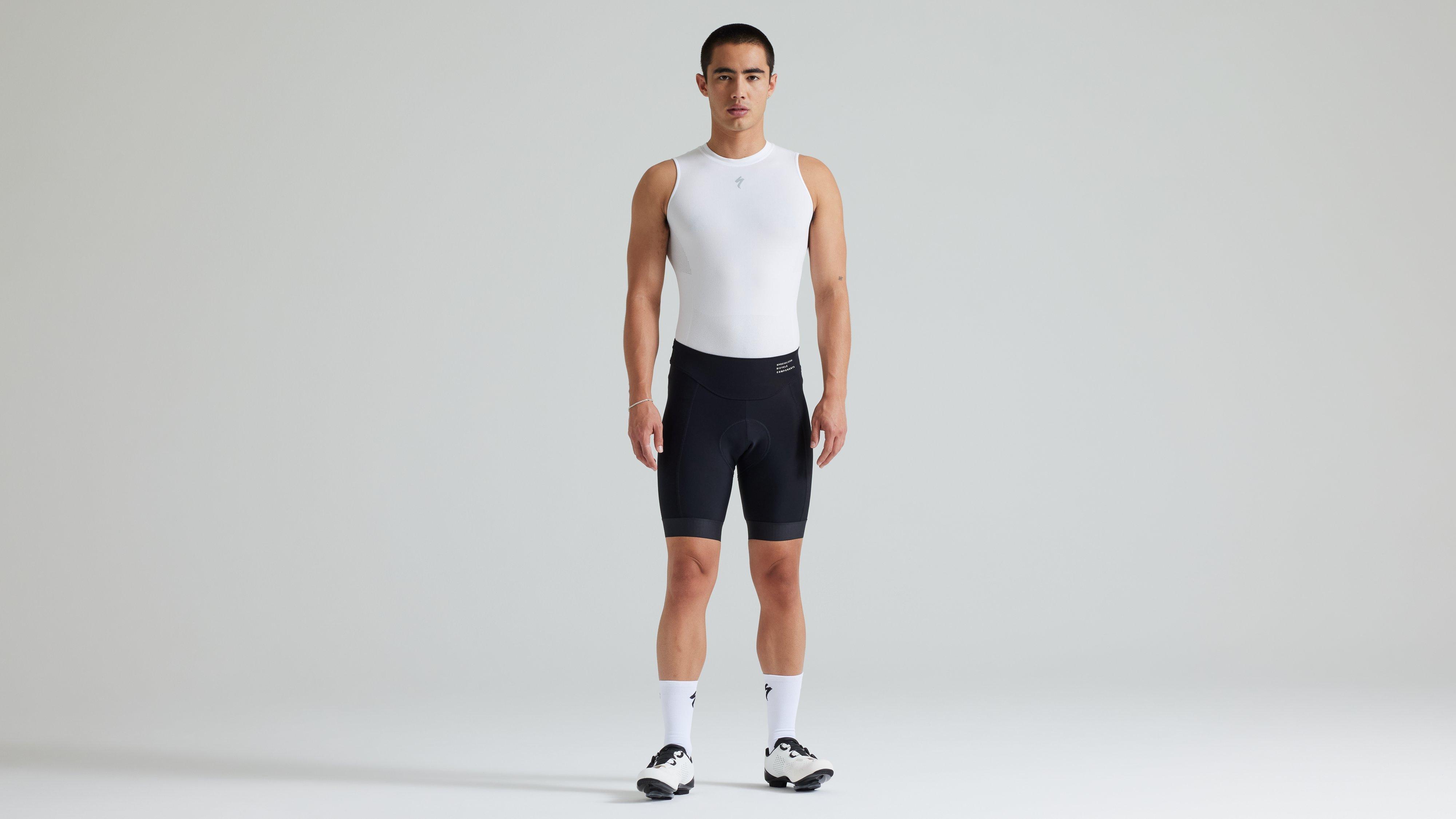 64523-350_APP_FOUNDATION-SHORT-MEN-BLK_HERO.jpg