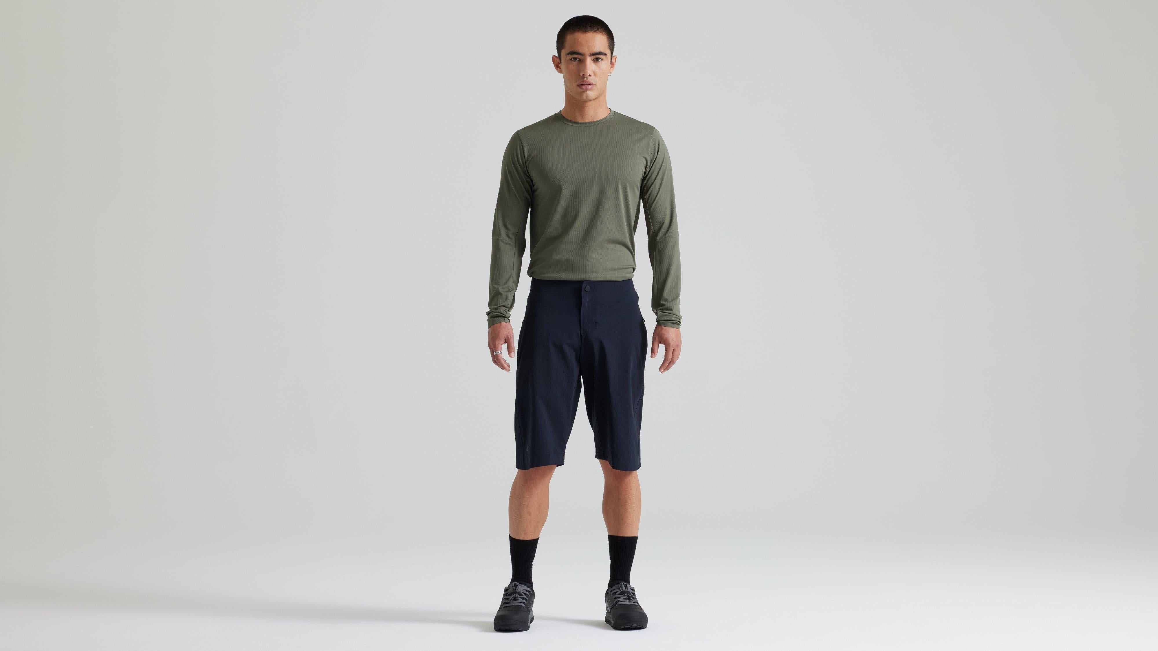 64523-3613_APP_GRAVITY-TRAINING-RACE-SHORT-MEN-BLK_HERO.jpg