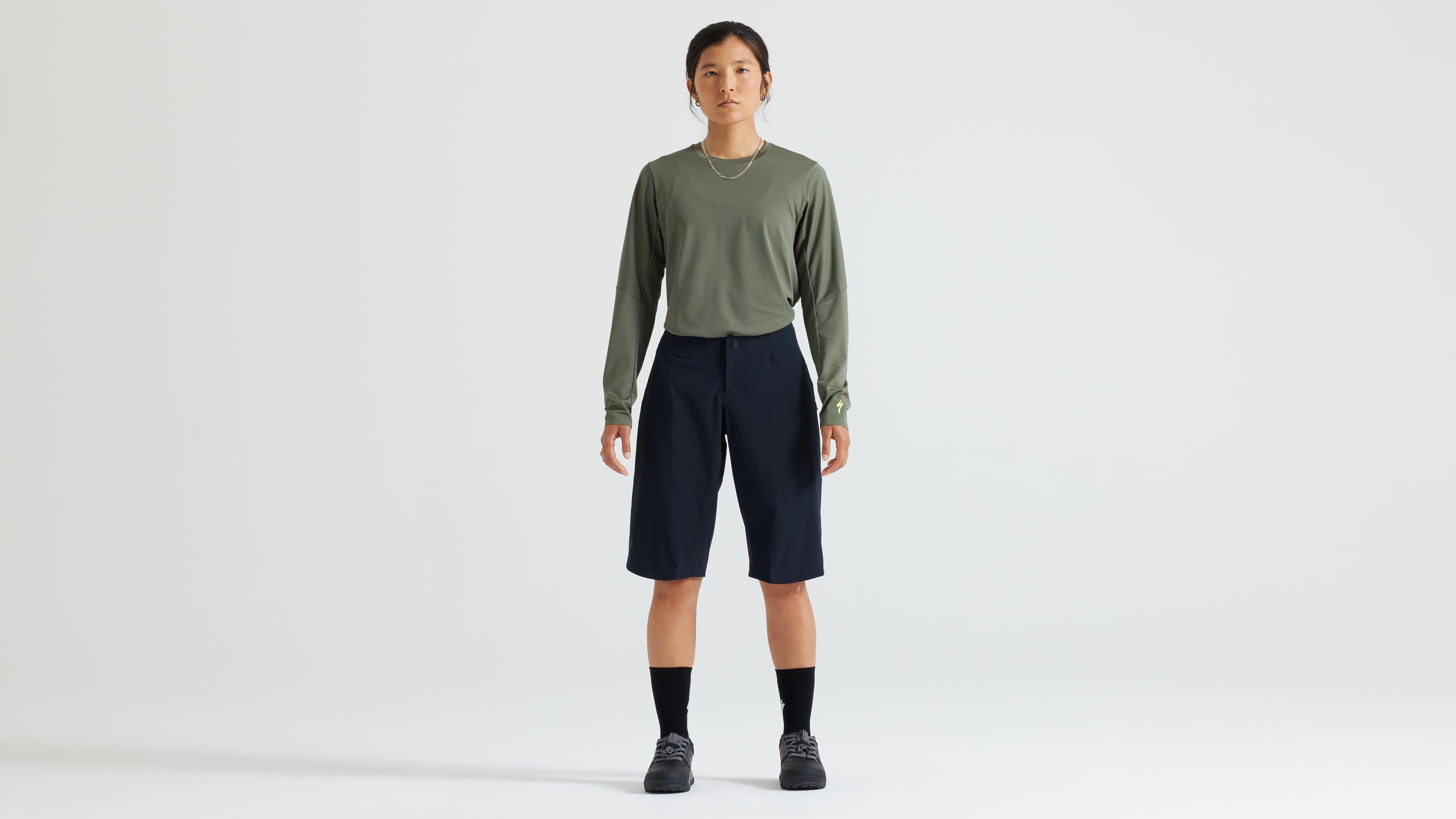 64523-370_APP_GRAVITY-TRAINING-RACE-SHORT-WMN-BLK_HERO.jpg