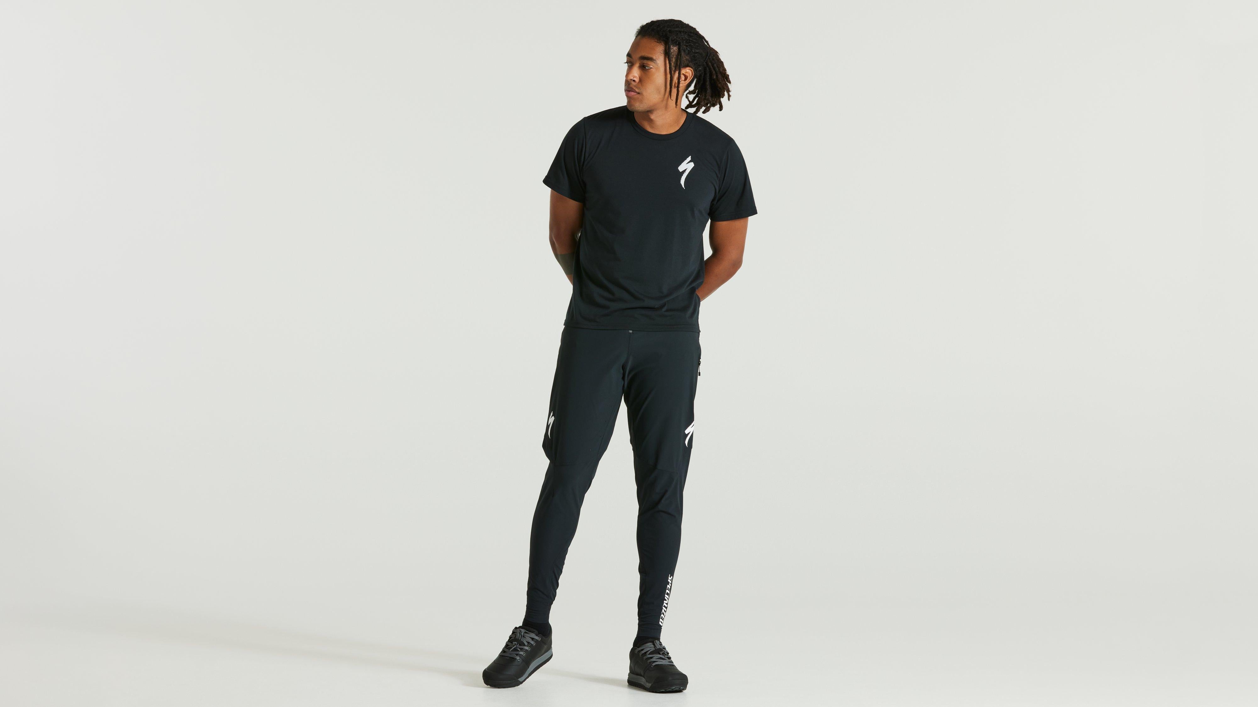 64622-023_APP_S-LOGO-TEE-SS-MEN-BLK-M_HERO.jpg