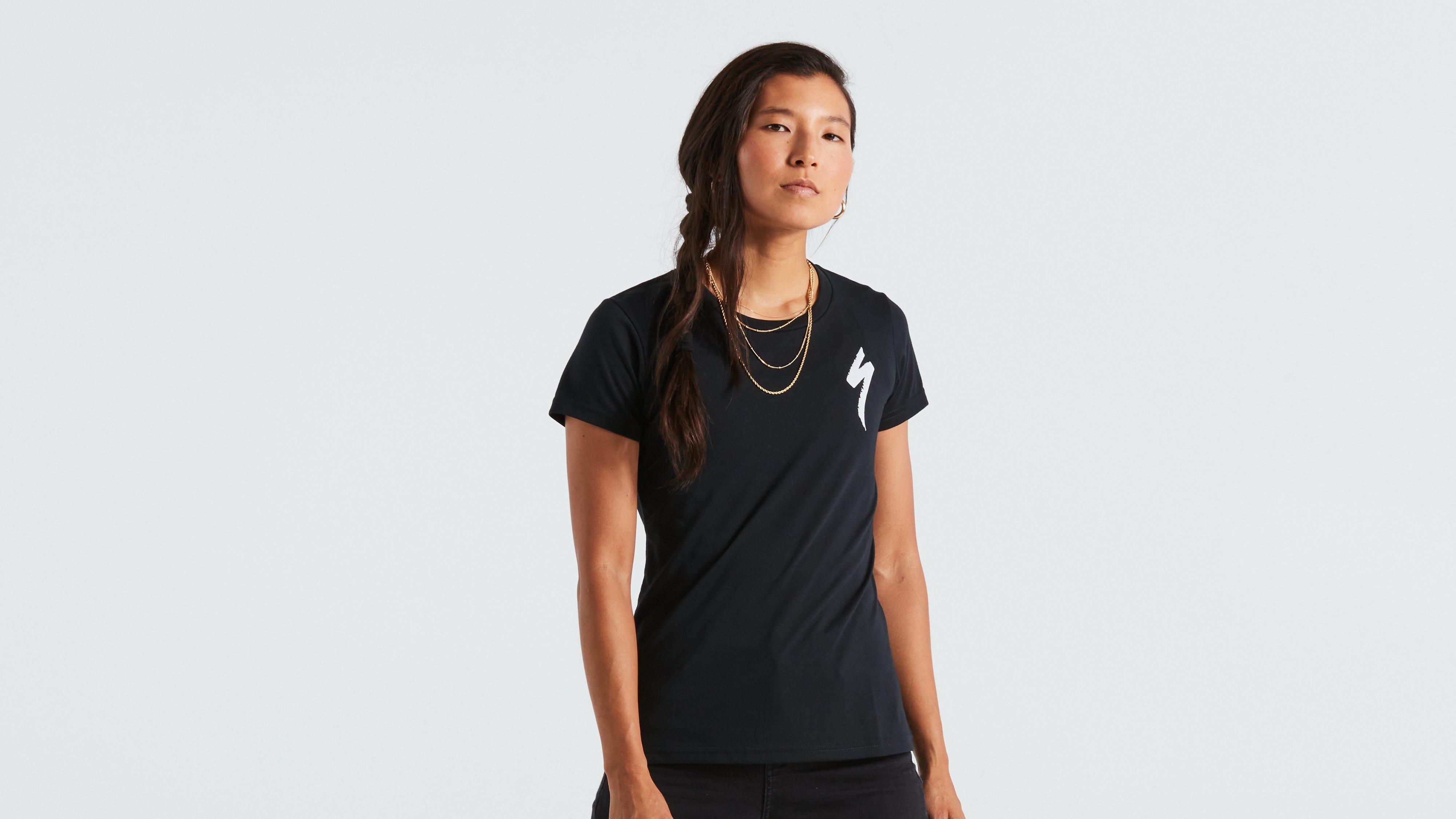 64622-032_APP_S-LOGO-TEE-SS-WMN-BLK-M_HERO.jpg