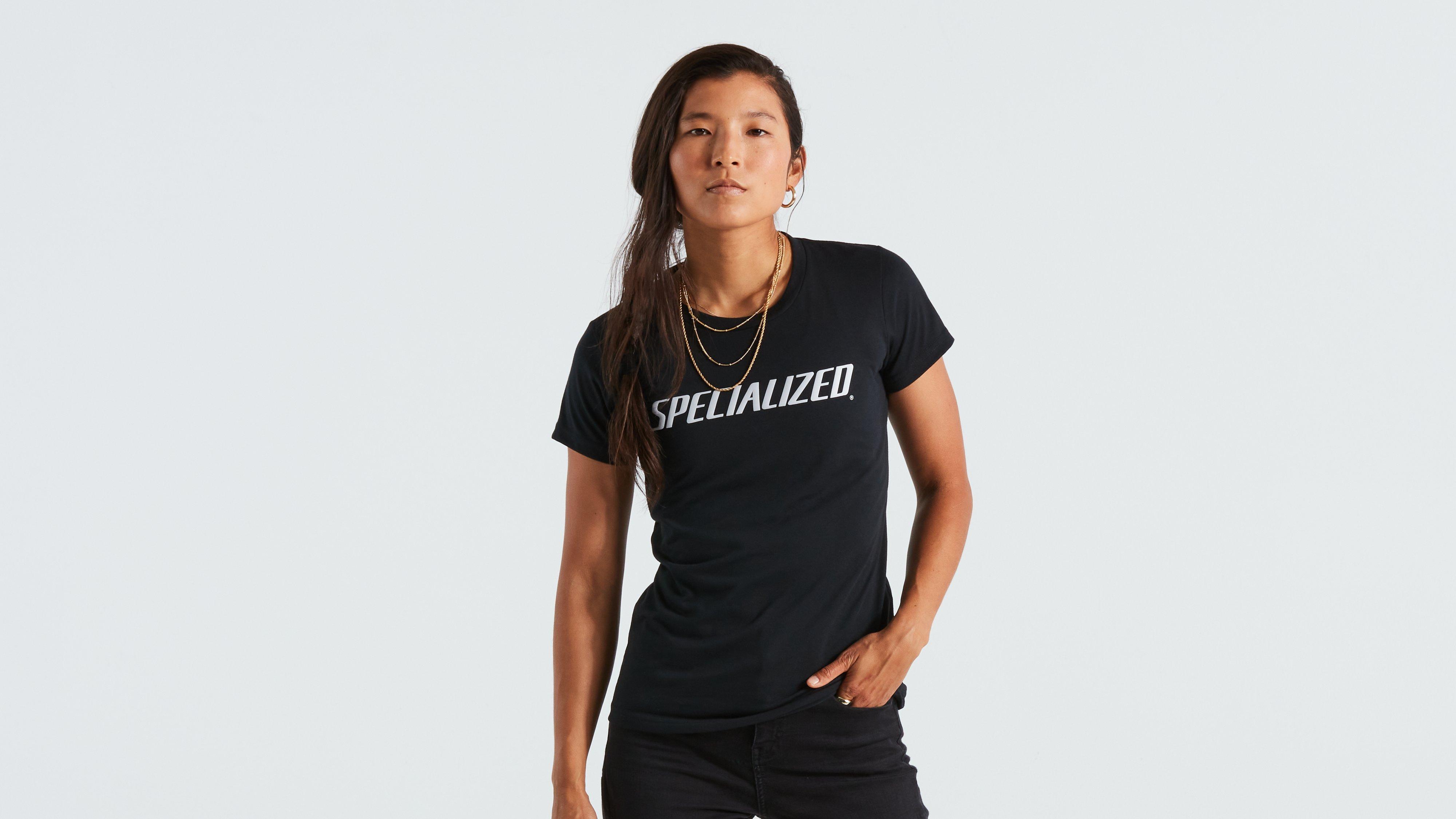 64622-373_APP_WORDMARK-TEE-SS-WMN-BLK-M_HERO.jpg
