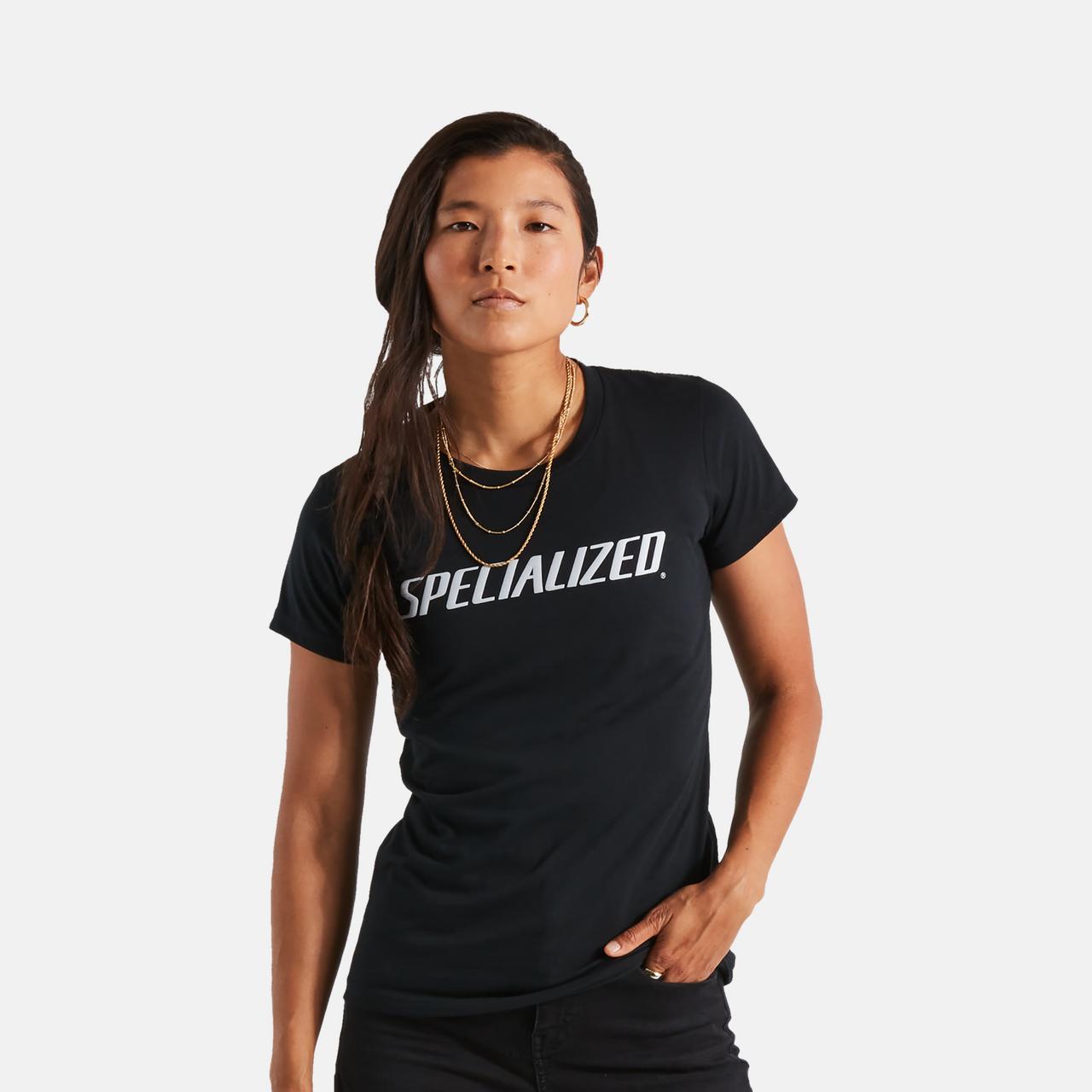 64622-373_APP_WORDMARK-TEE-SS-WMN-BLK-M_PLP-HERO-SQUARE.jpg