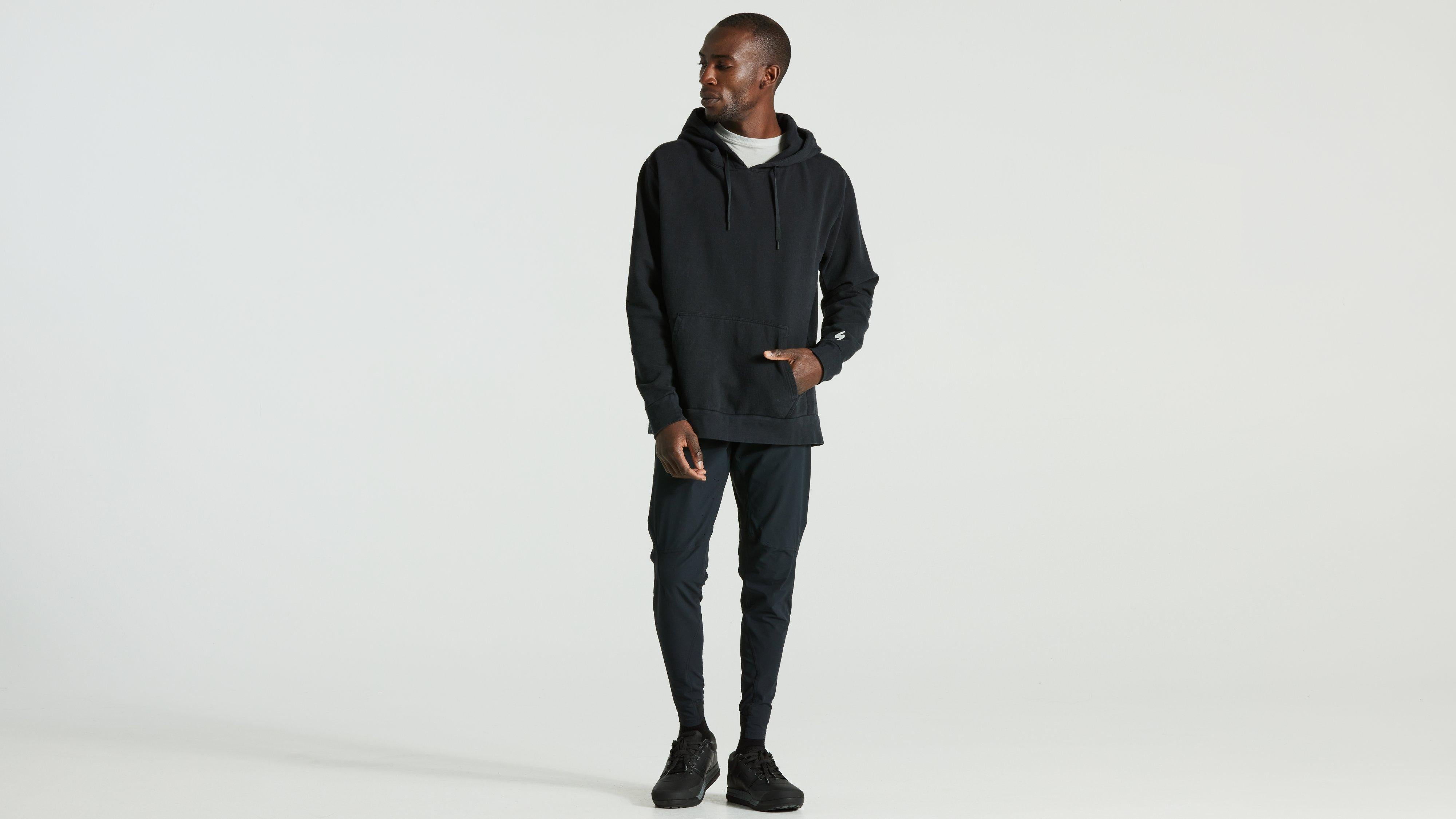 64622-720_APP_LEGACY-PULL-OVER-HOODIE-MEN-BLK_HERO.jpg