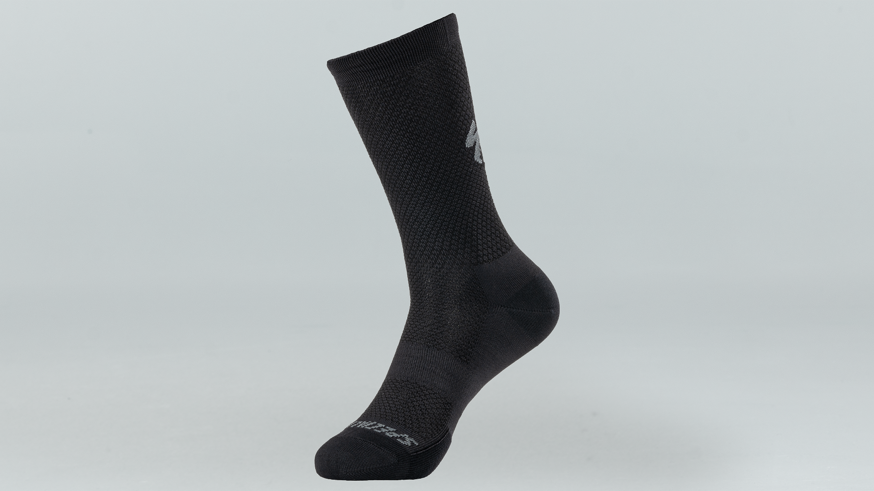 64720-200_APP_HYDROGEN-VENT-TALL-SOCK-BLK-S_HERO.png