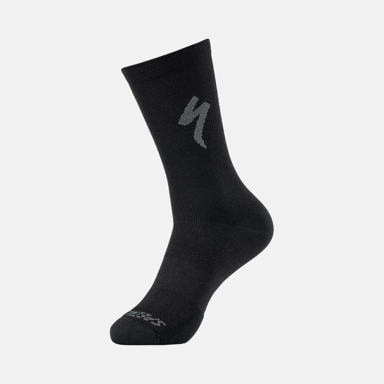 64720-240_APP_SOFT-AIR-TALL-SOCK-BLK-M_PLP-HERO-SQUARE.jpg