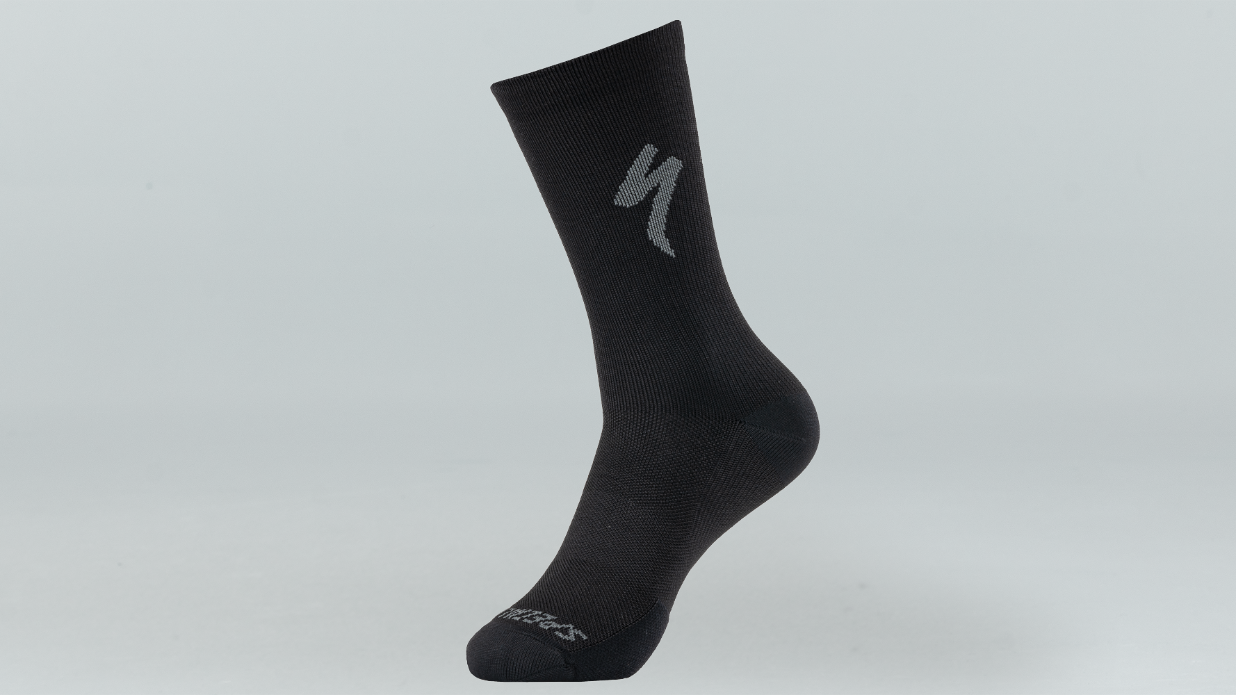 64720-240_APP_SOFT-AIR-TALL-SOCK-BLK-S_HERO.png