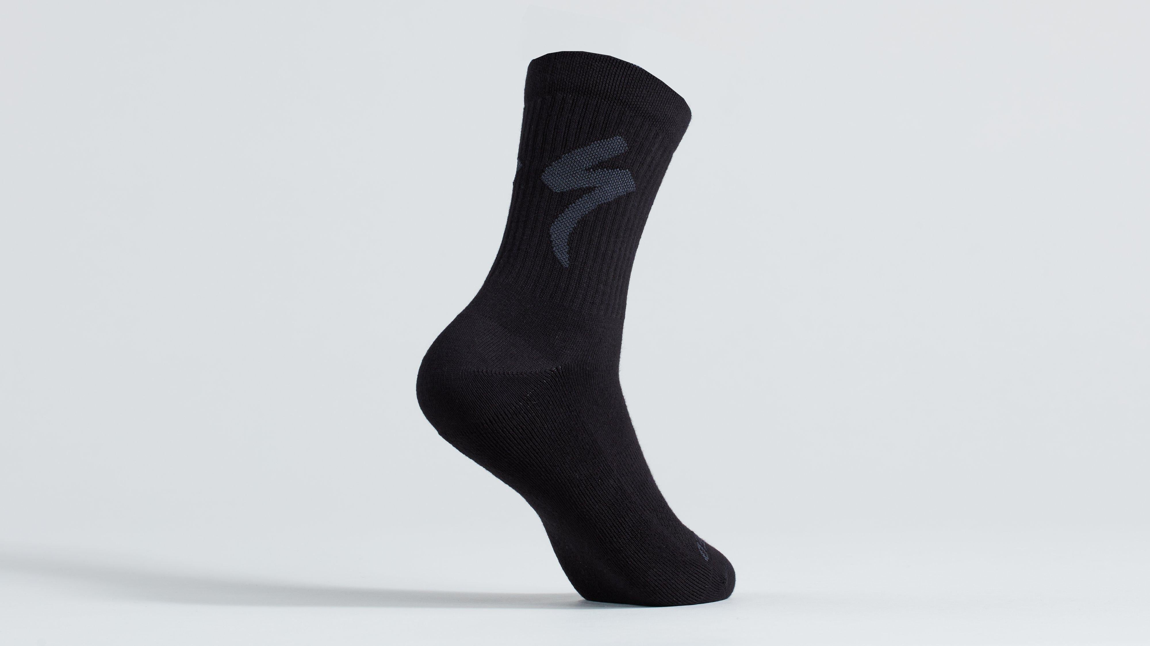 64722-300_APP_COTTON-TALL-LOGO-SOCK-BLK-M_HERO.jpg