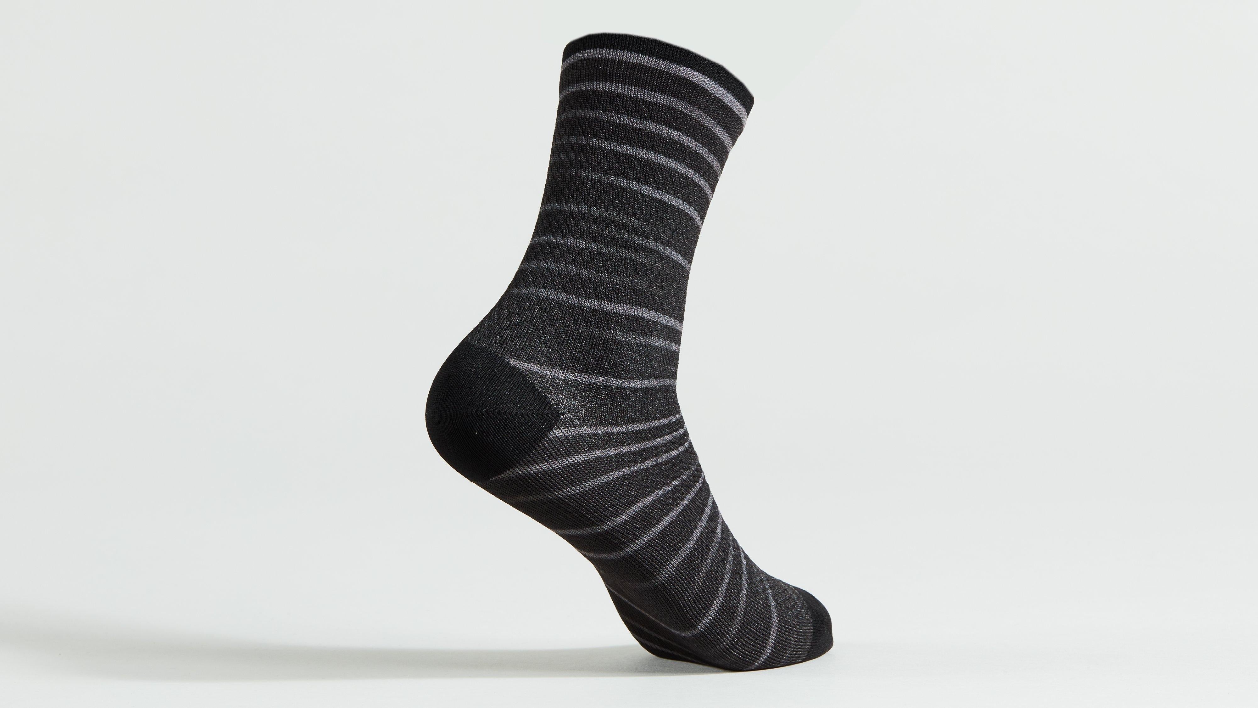 64722-380_APP_SOFT-AIR-MID-SOCK-BLK-MIRAGE-M_HERO.jpg