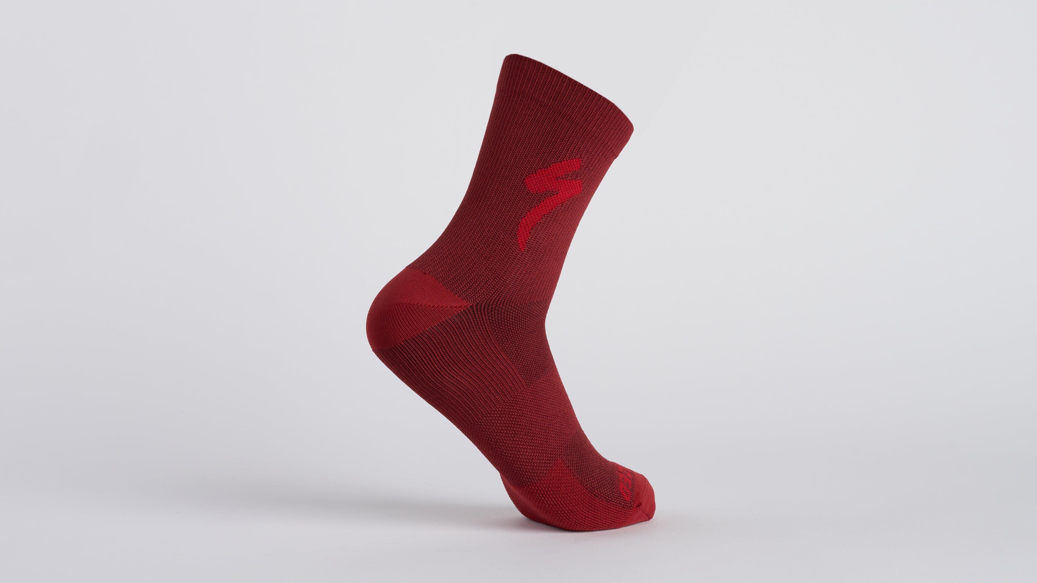 64723-2712_APP_SOFT-AIR-MID-LOGO-SOCK-GNTRED_HERO.jpg