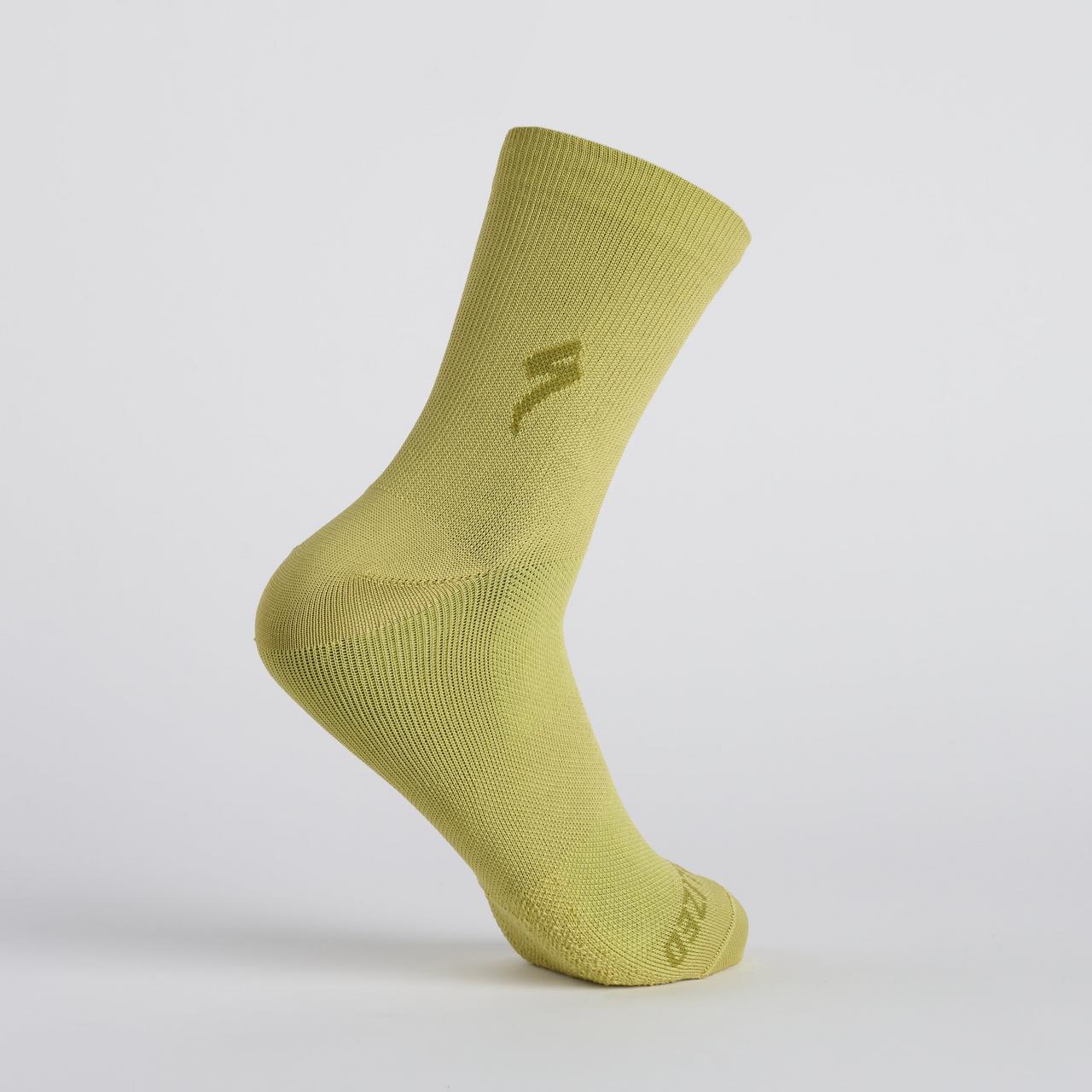 64723-383_APP_SOFT-AIR-MID-SOCK-OLVGRN_PLP-HERO-SQUARE.jpg