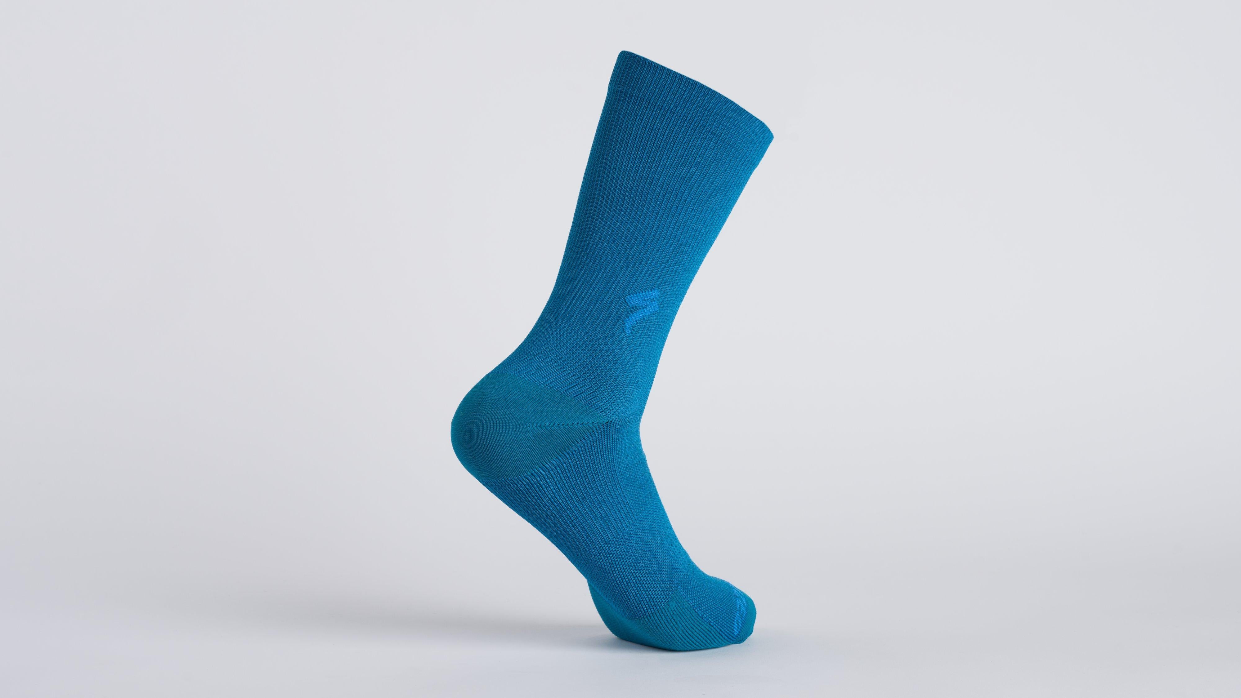 64723-394_APP_SOFT-AIR-TALL-SOCK-SPHR_HERO.jpg