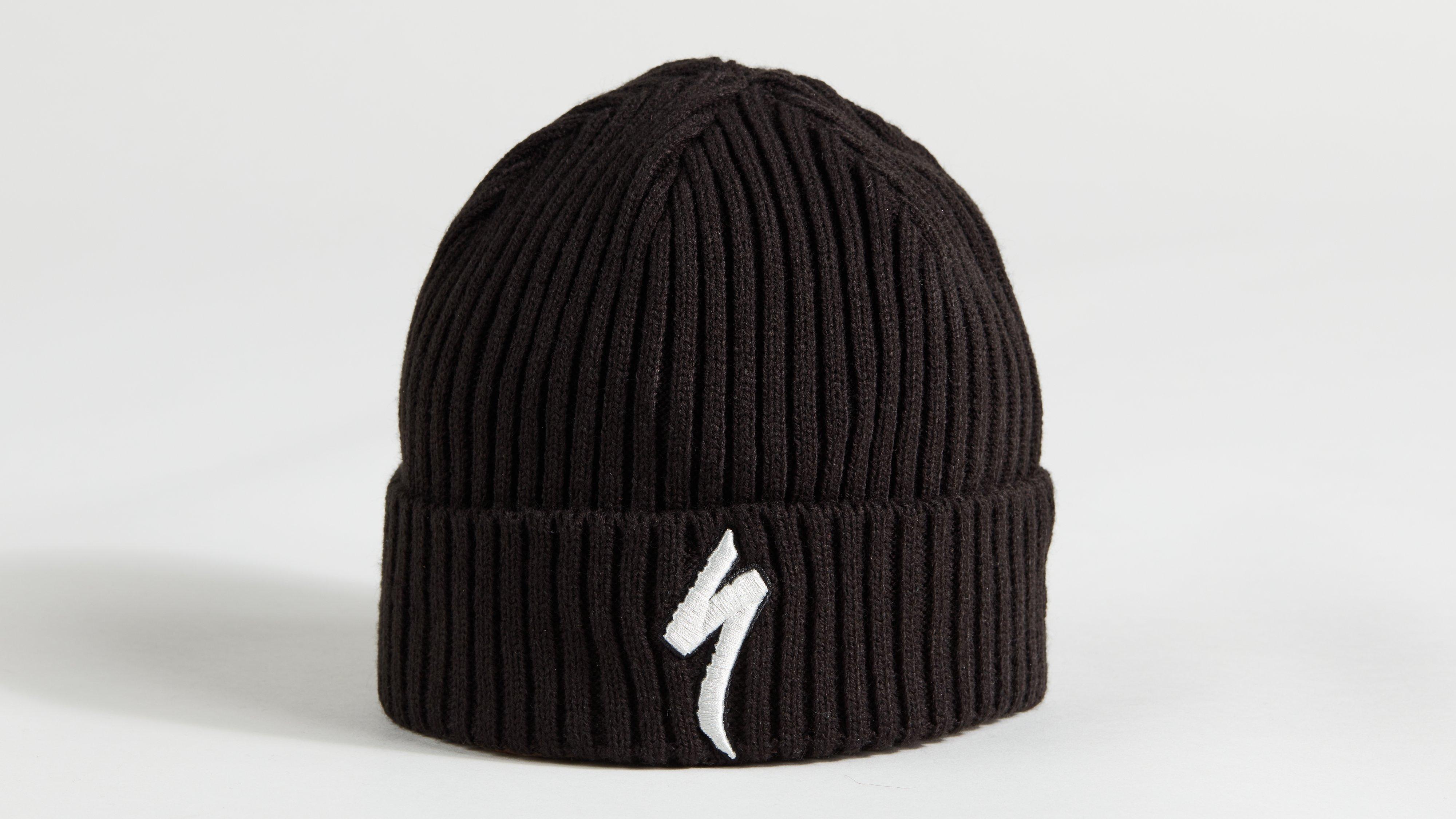 64821-210_APP_BLACK-NEW-ERA-CUFF-BEANIE-BLK-OSFA_HERO.jpg