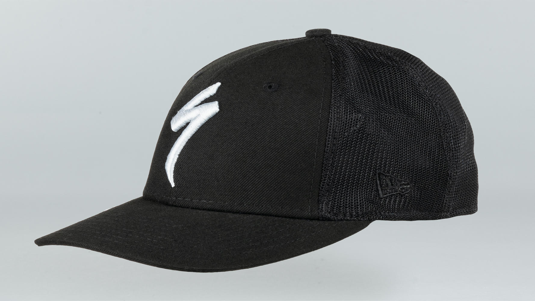64821-230_APP_NEW-ERA-TRUCKER-HAT-S-LOGO-BLK-DOVGRY-OSFA_HERO.png