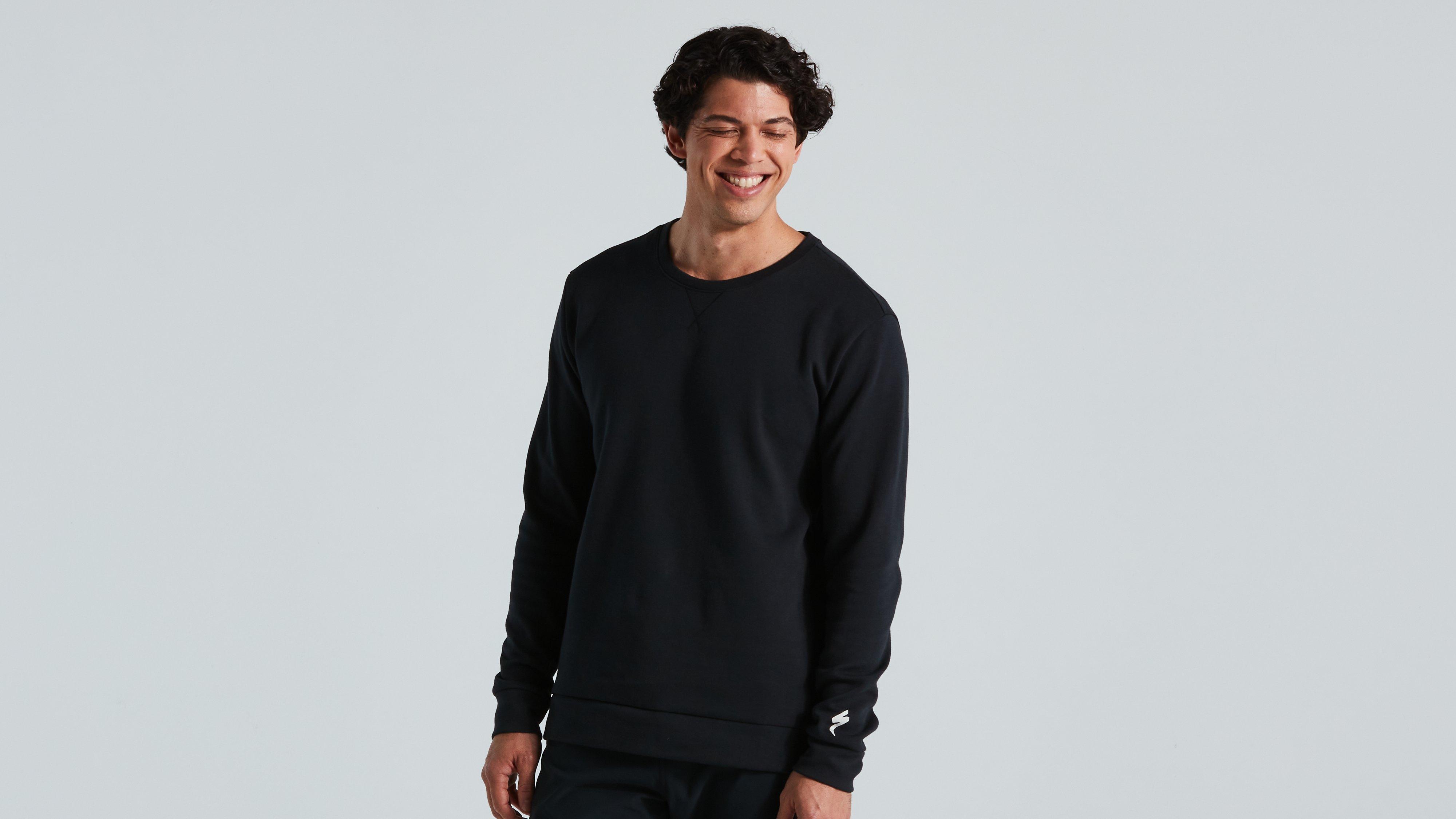 64921-130_APP_LEGACY-CREWNECK-LS-MEN-BLK-M_HERO.jpg
