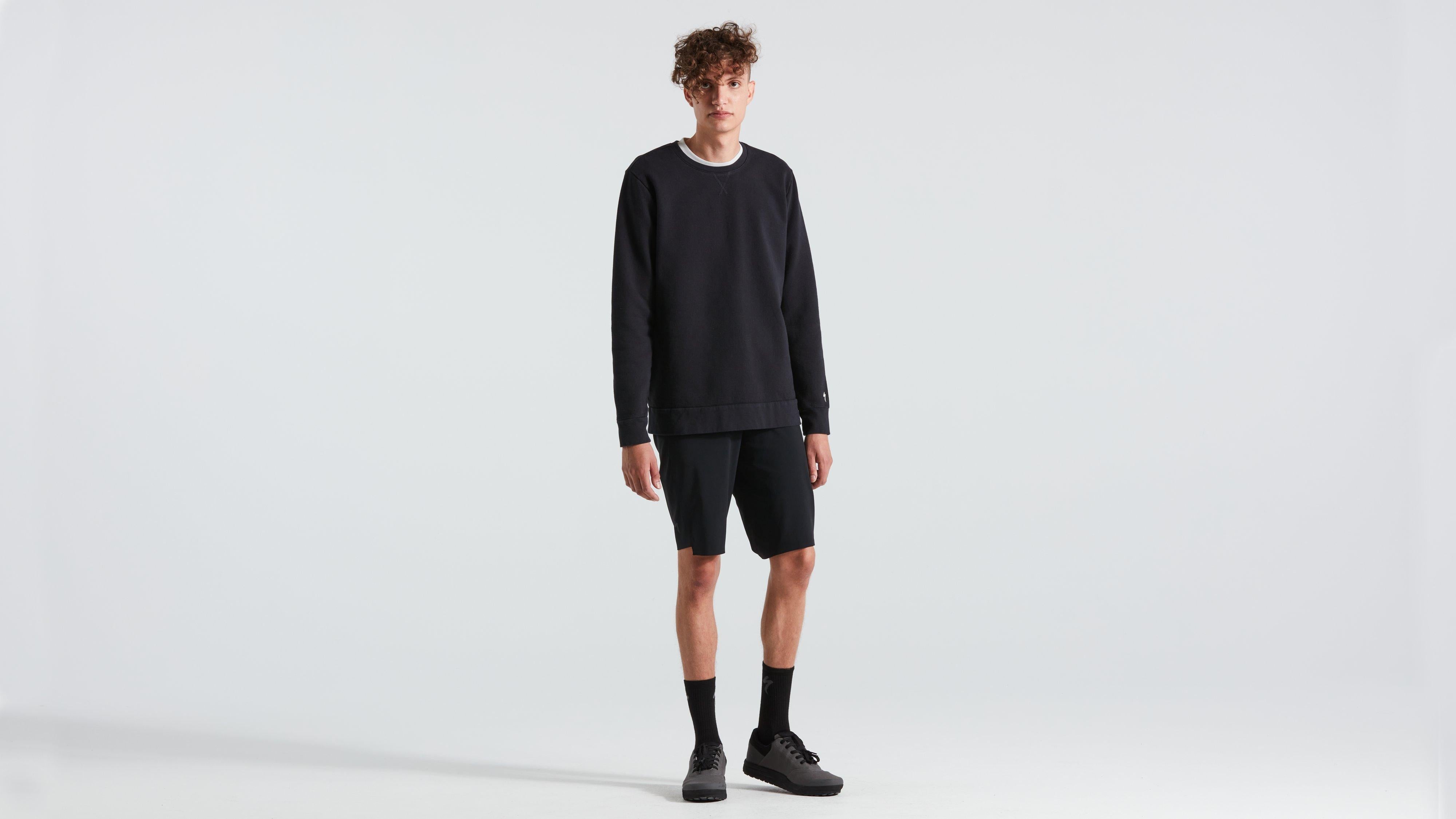 64922-130_APP_LEGACY-CREWNECK-LS-MEN-BLK-M_HERO.jpg
