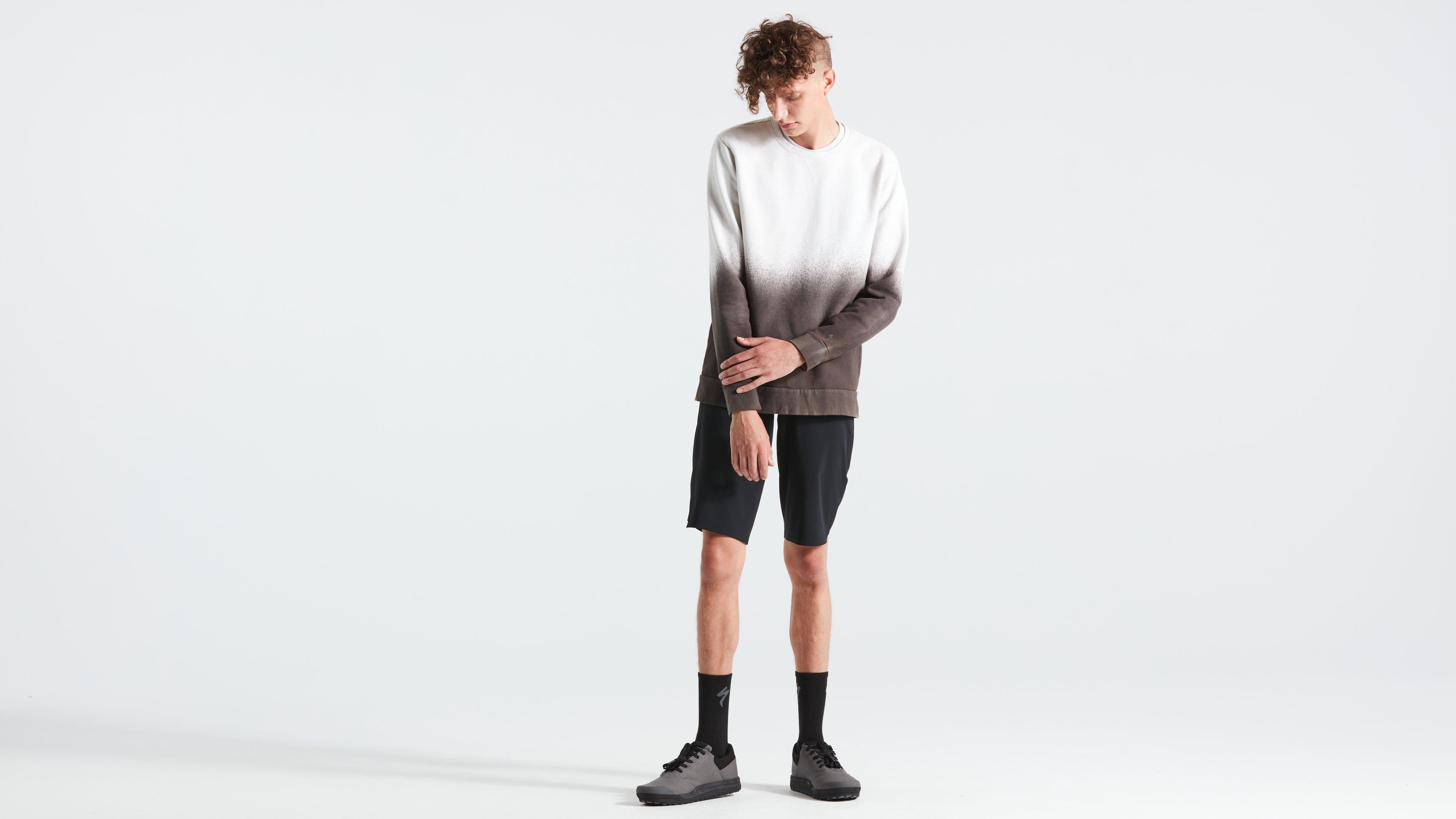 64922-181_APP_LEGACY-SPRAY-CREWNECK-LS-MEN-DOVGRY-M_HERO.jpg