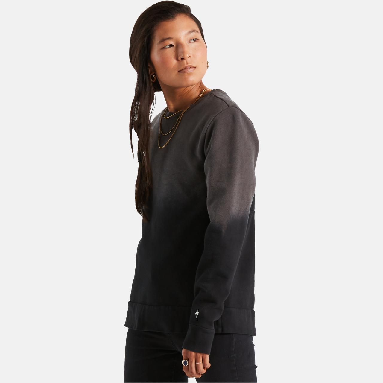 64922-190_APP_LEGACY-SPRAY-CREWNECK-LS-WMN-BLK-M_HERO_202-SQUARE.jpg