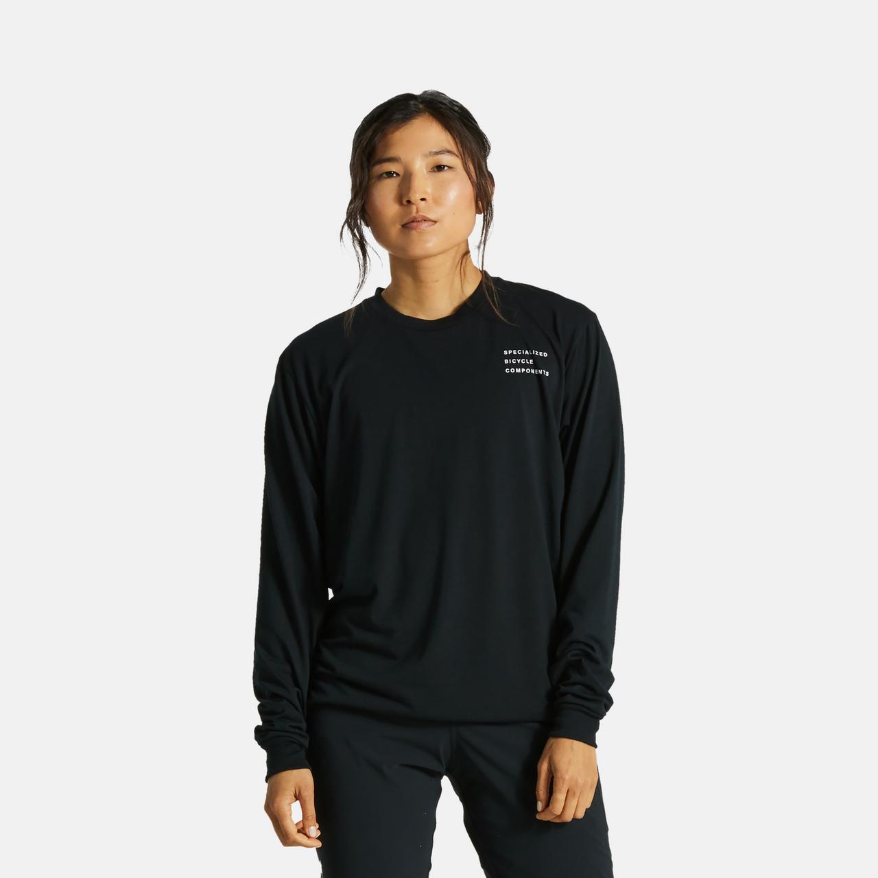 65123-000_APP_SBC-TEE-LS-BLK_PLP-HERO-SQUARE.jpg