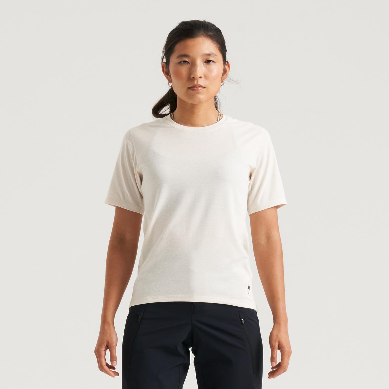65125-27_APP_TRACTION-TEE-SS-WMN-BRCHWHT_HERO-SQUARE.jpg