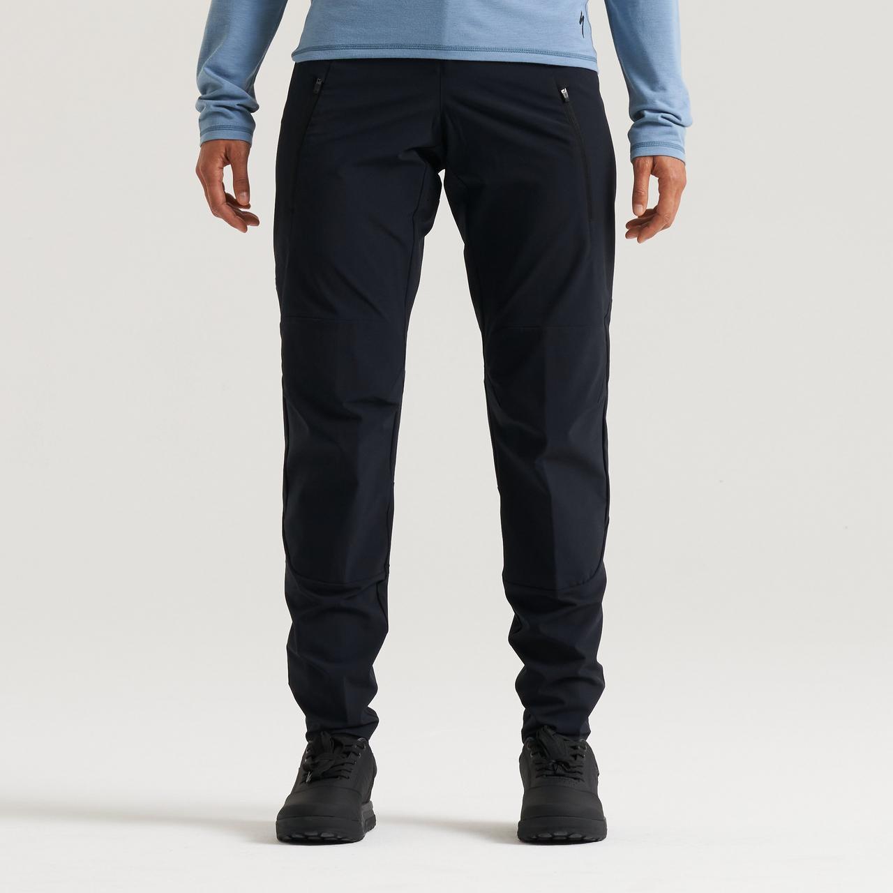 66025-27_APP_TRACTION-PANT-WMN-BLK_HERO-SQUARE.jpg