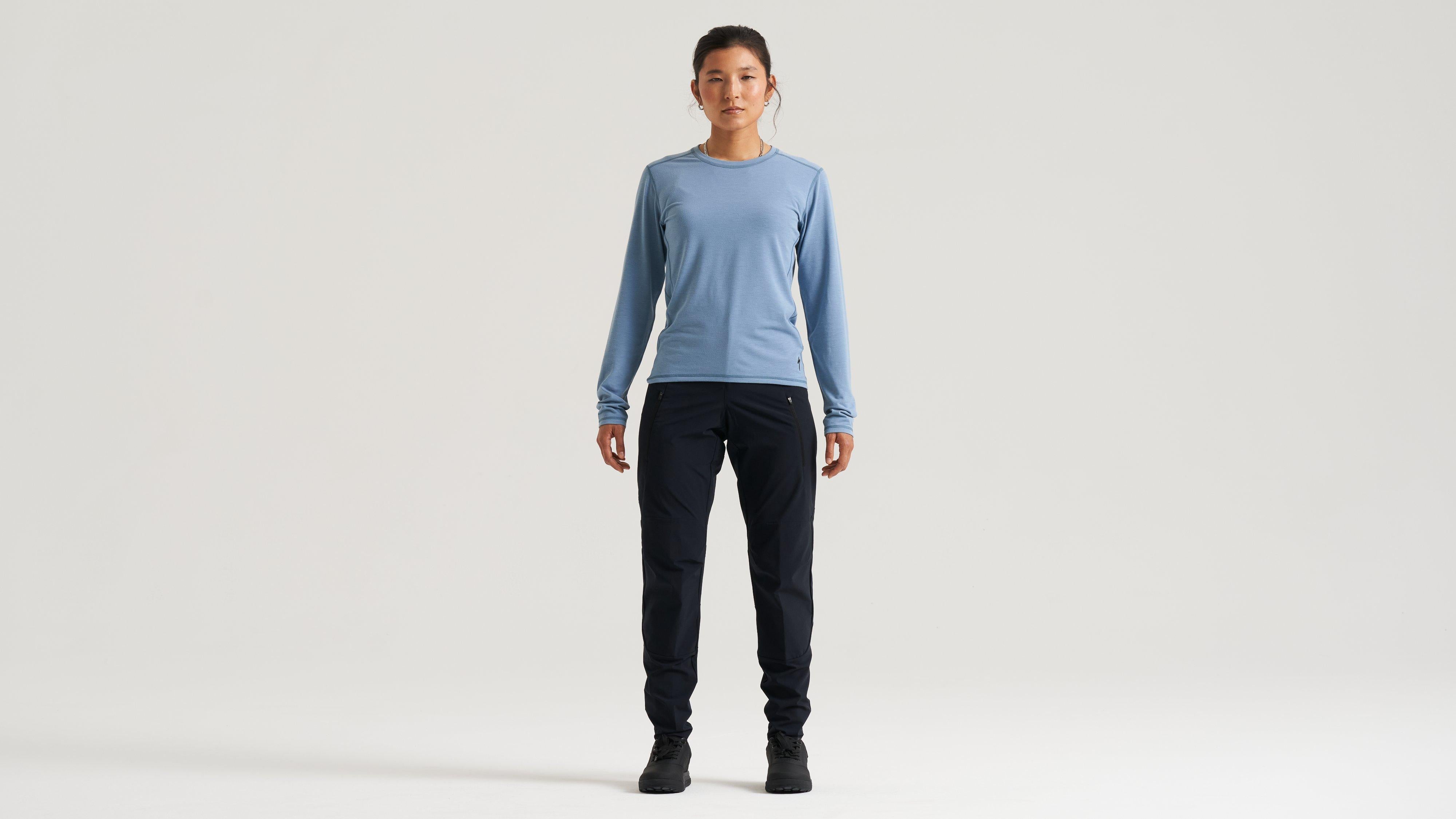 66025-27_APP_TRACTION-PANT-WMN-BLK_HERO.jpg