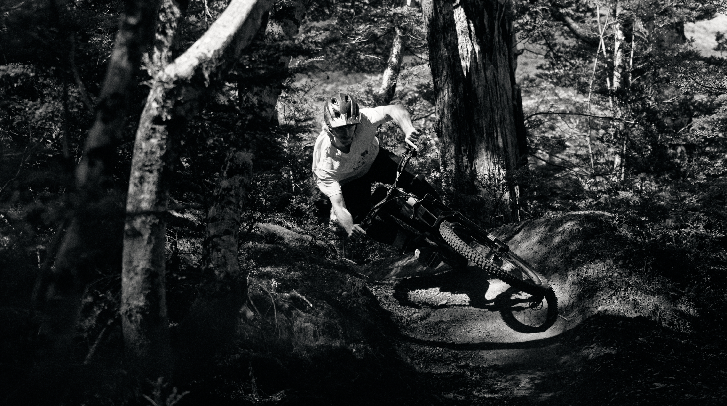 https://www.santacruzbicycles.com/cdn/shop/files/Gallery2.png?v=1775775749&width=3000