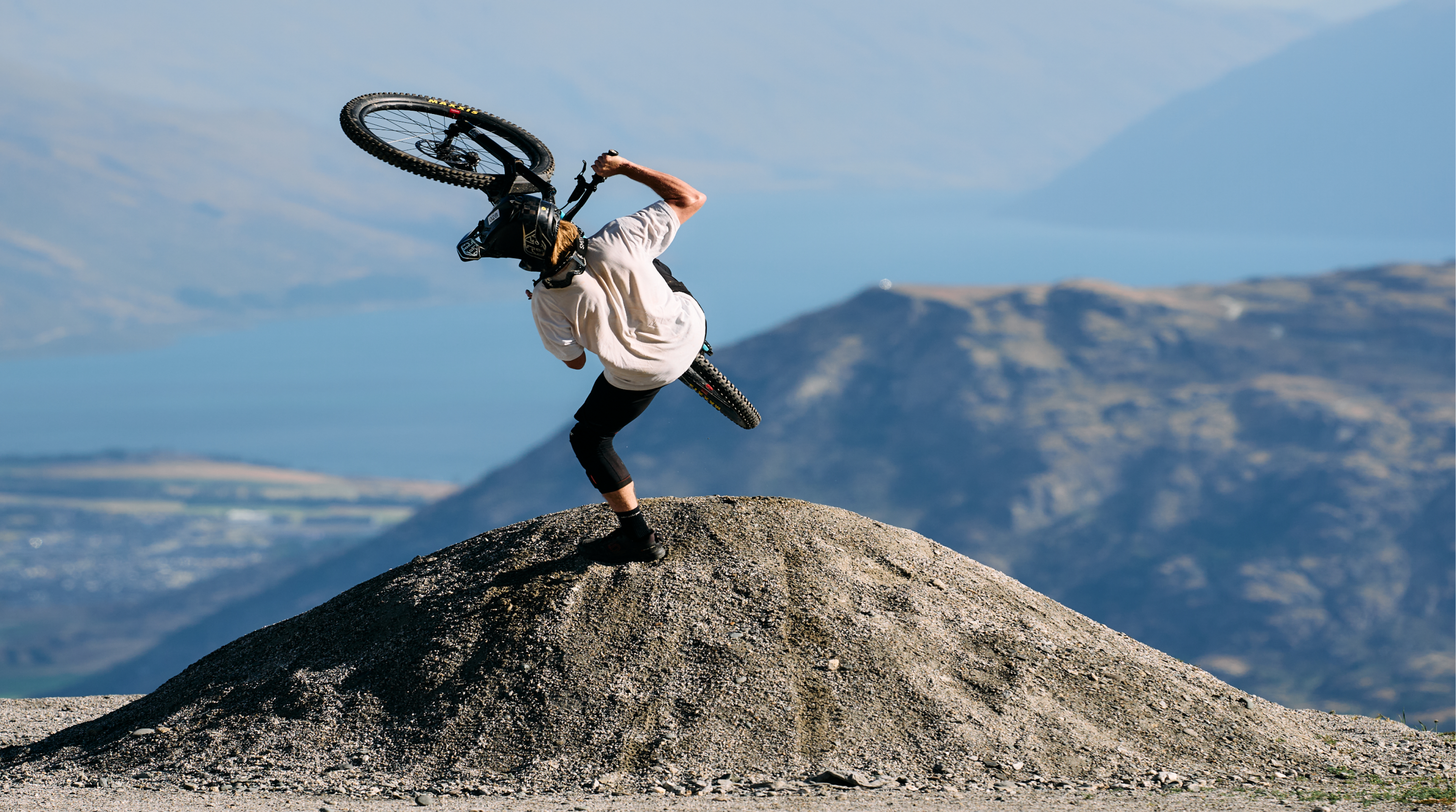 https://www.santacruzbicycles.com/cdn/shop/files/Gallery3.png?v=1775775749&width=3000