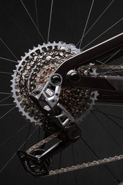 https://www.santacruzbicycles.com/cdn/shop/files/MY26_Bullit_details_008_ba8a6acf-363f-4221-a970-b5b2094dfd19.jpg?v=1743536122&width=1246