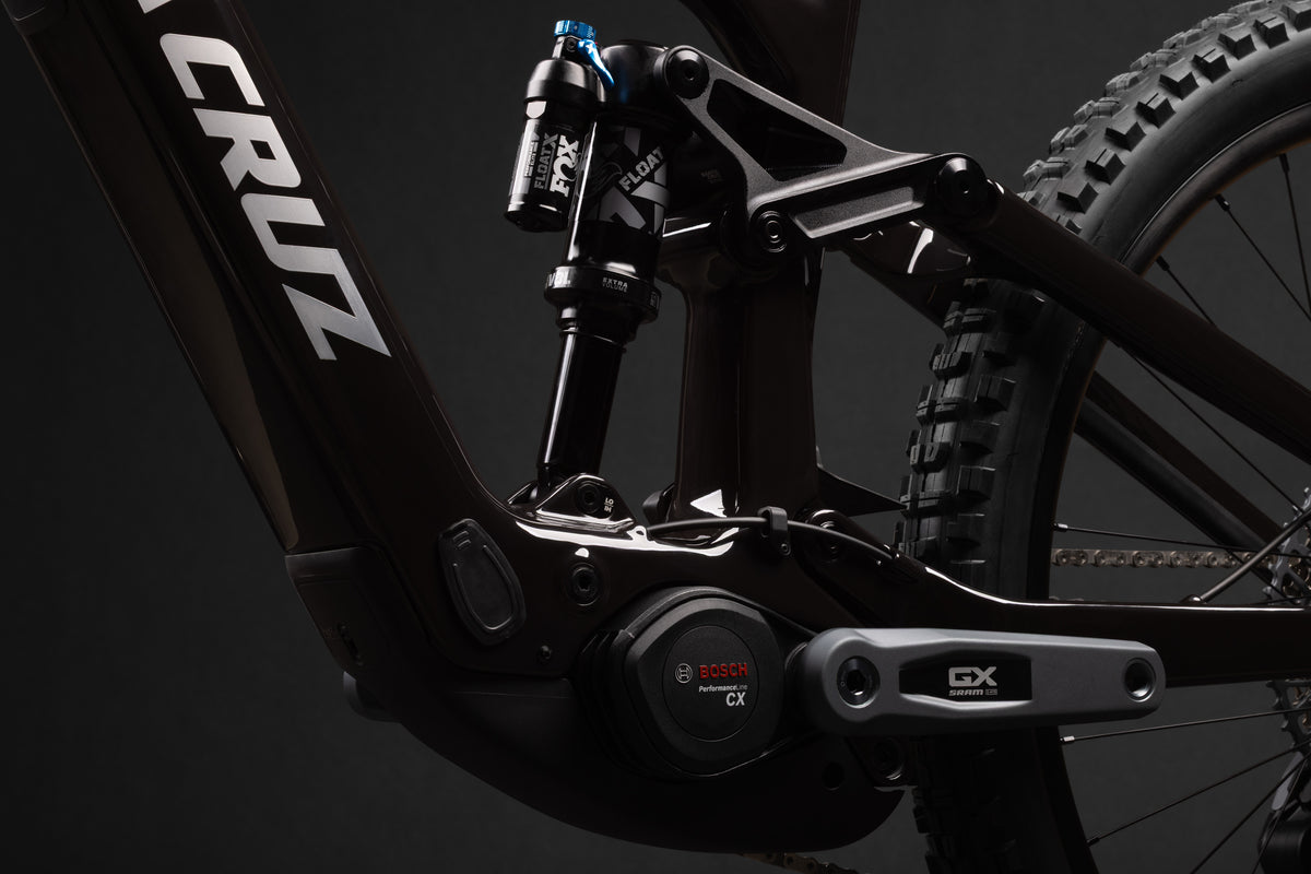 https://www.santacruzbicycles.com/cdn/shop/files/MY26_Bullit_details_014_e1b09777-0233-4775-aab6-91ff4ffd14cf.jpg?v=1743534618&width=1200