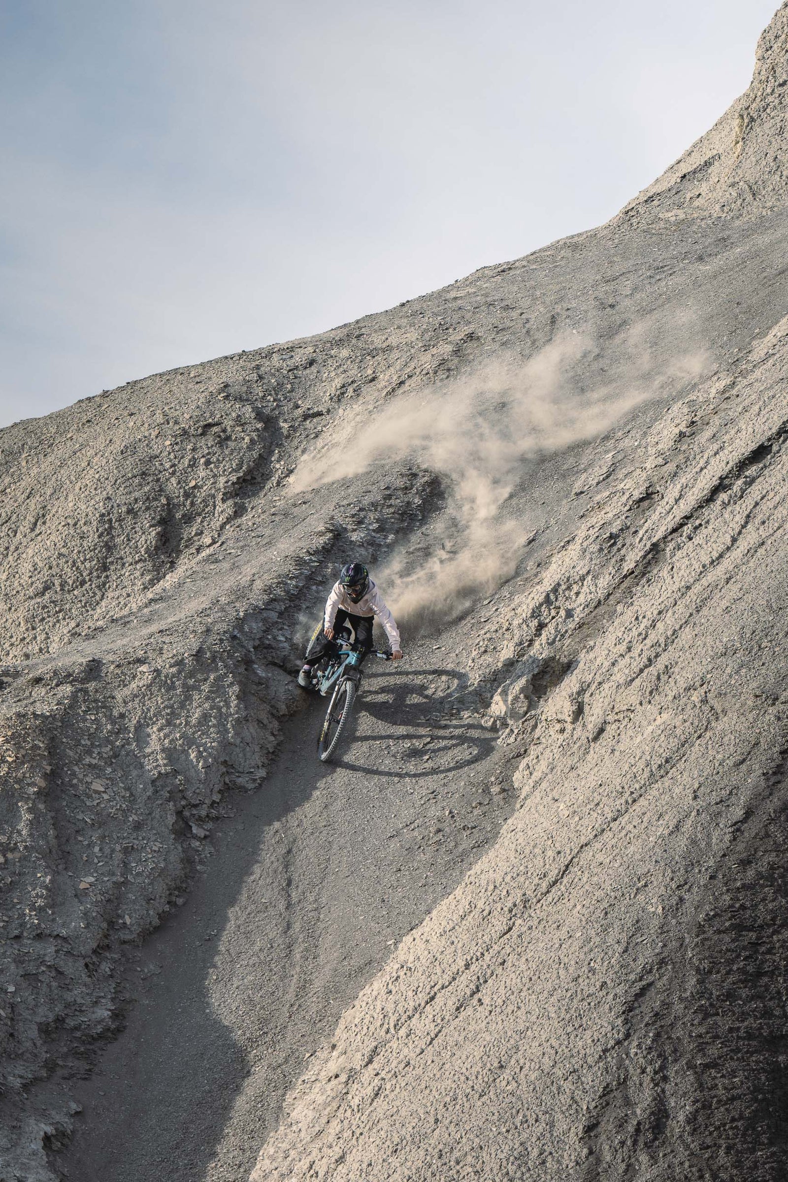 https://www.santacruzbicycles.com/cdn/shop/files/PG_250210_SantaCruz_00628_5a669806-fb52-4973-a486-cf59e2ce2bba.jpg?v=1743617307&width=1600