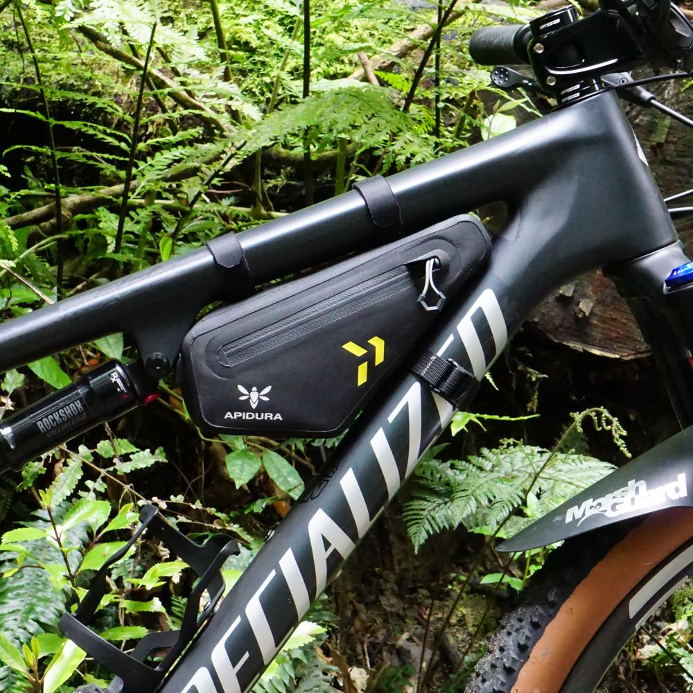 ["APIDURA - BACKCOUNTRY FRAME PACK 1L"]