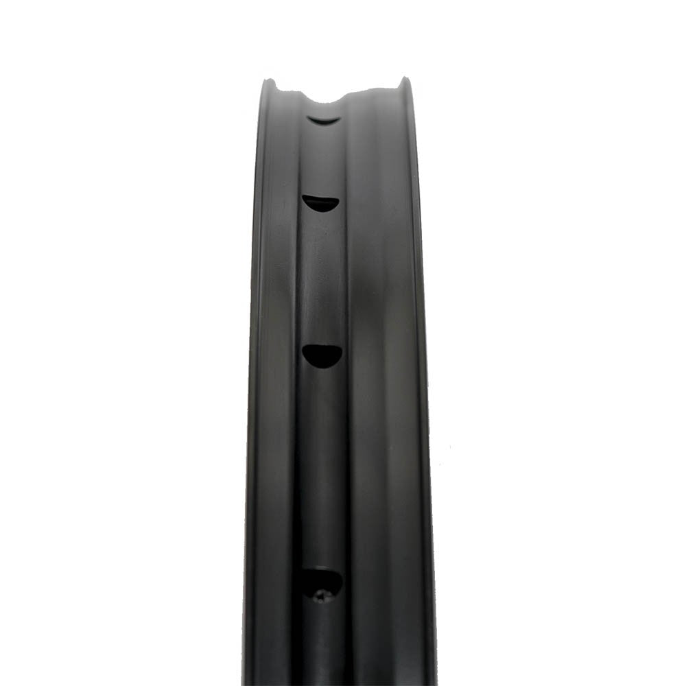 ["STAN'S NOTUBES - FLOW MK4 29\" WHEELSET - M-PULSE"]